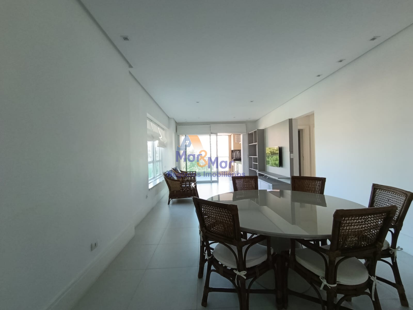 Apartamento na Praia da Enseada, Guarujá - SP