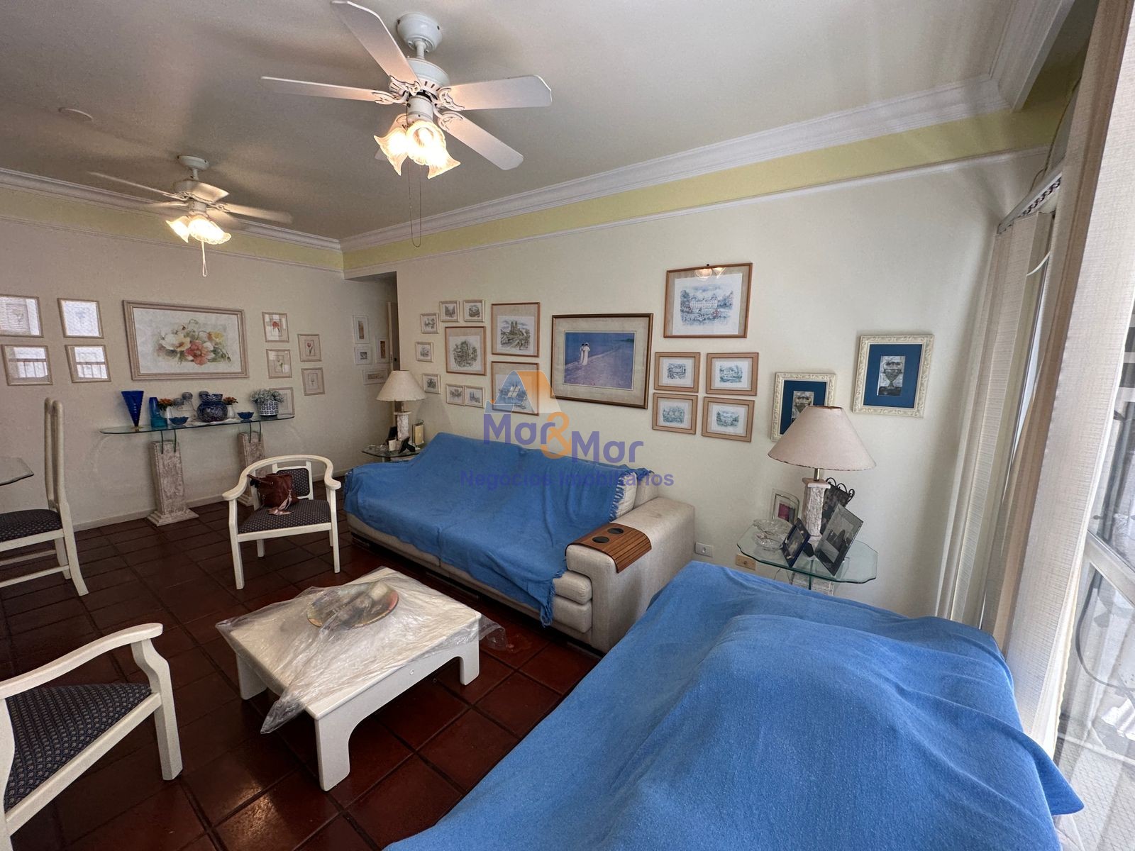 Apartamento na Praia das Pitangueiras, Guarujá - SP