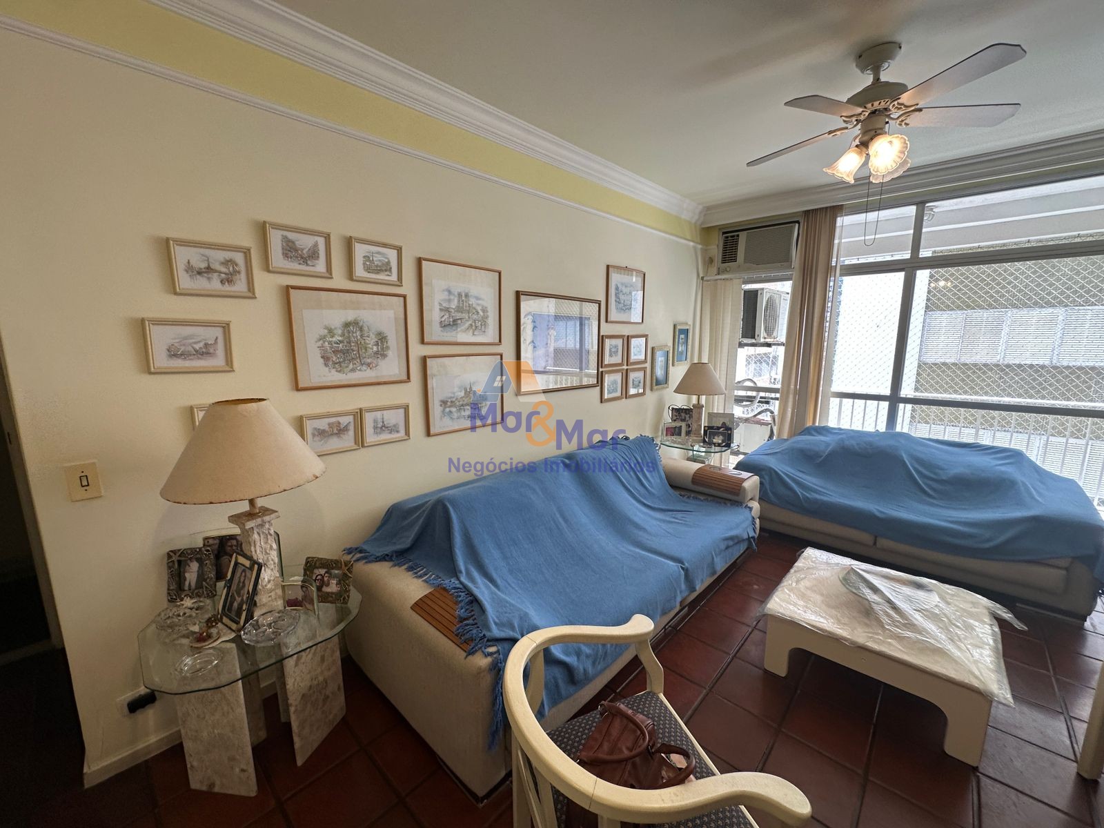 Apartamento na Praia das Pitangueiras, Guarujá - SP