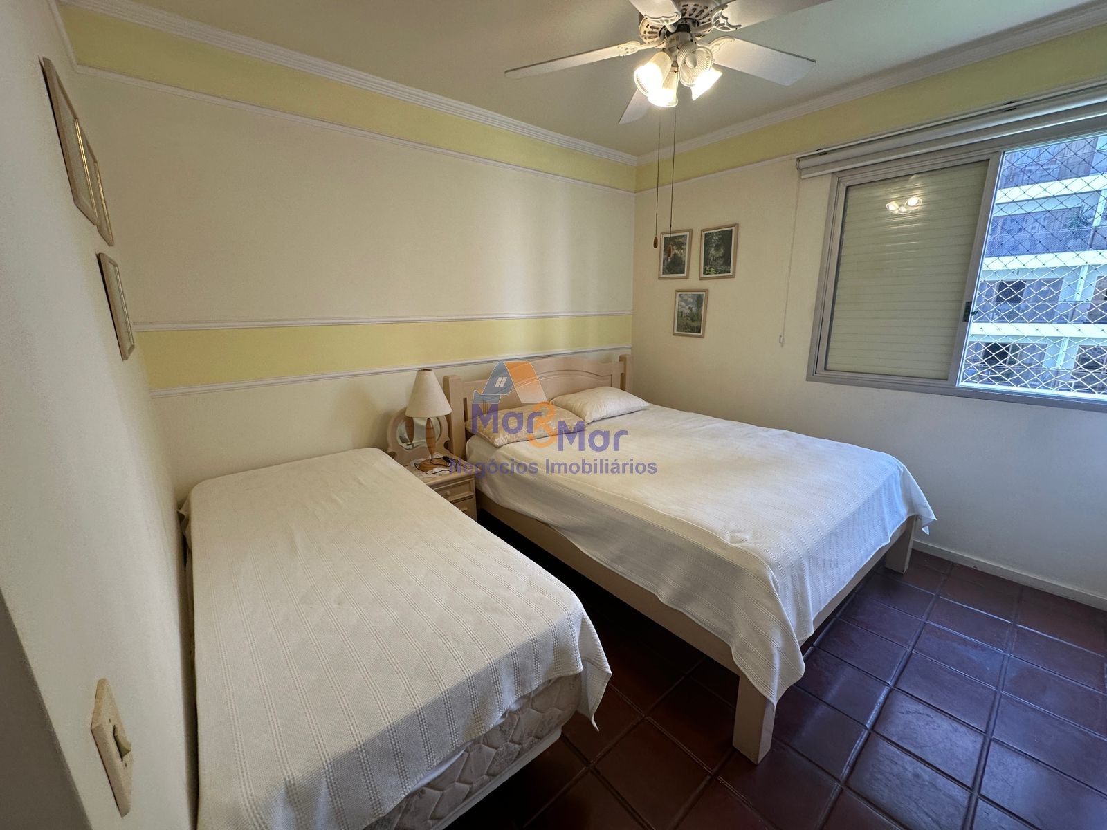 Apartamento na Praia das Pitangueiras, Guarujá - SP