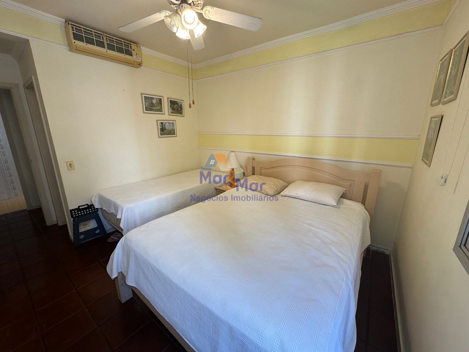 Apartamento na Praia das Pitangueiras, Guarujá - SP