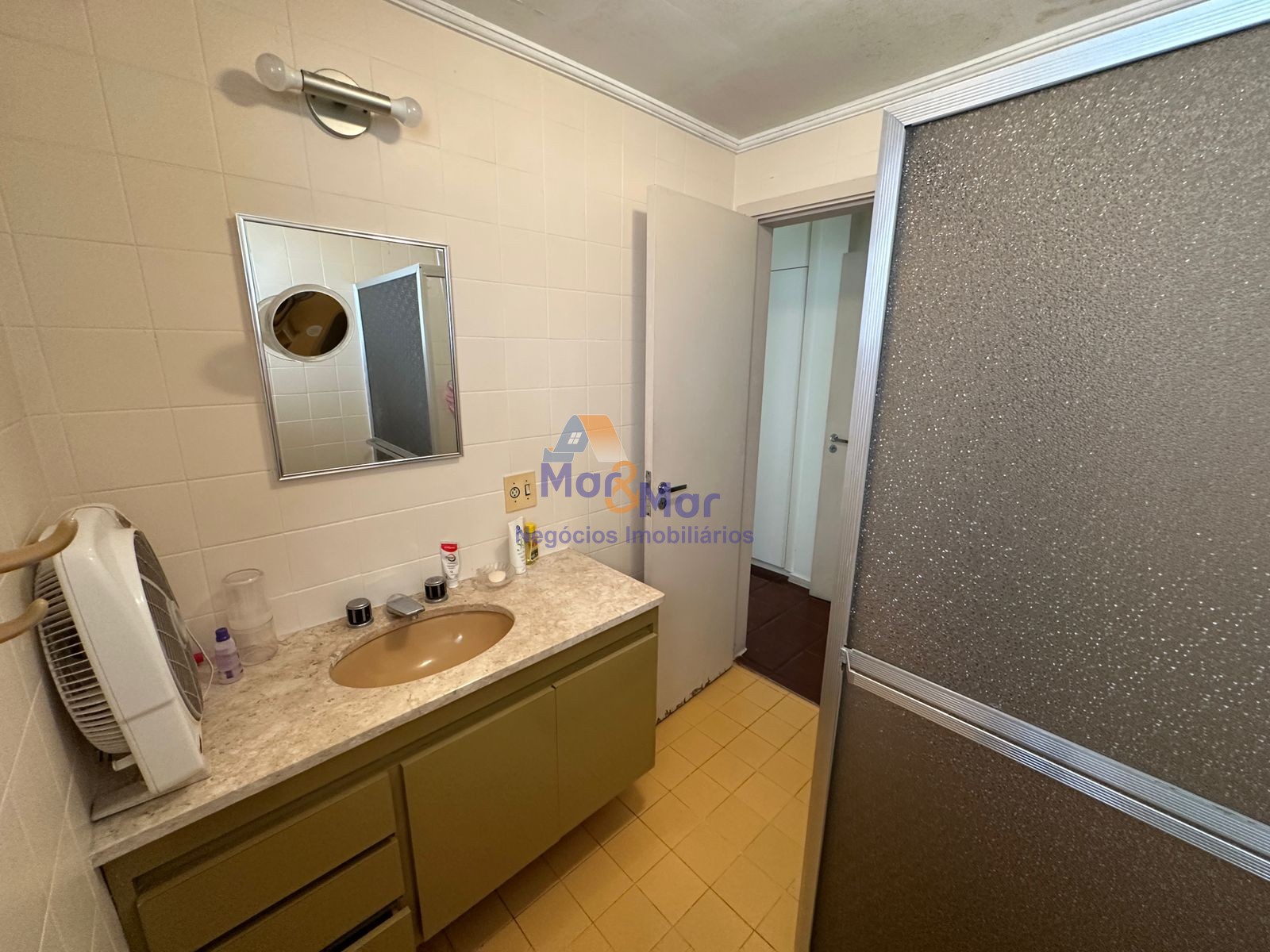 Apartamento na Praia das Pitangueiras, Guarujá - SP