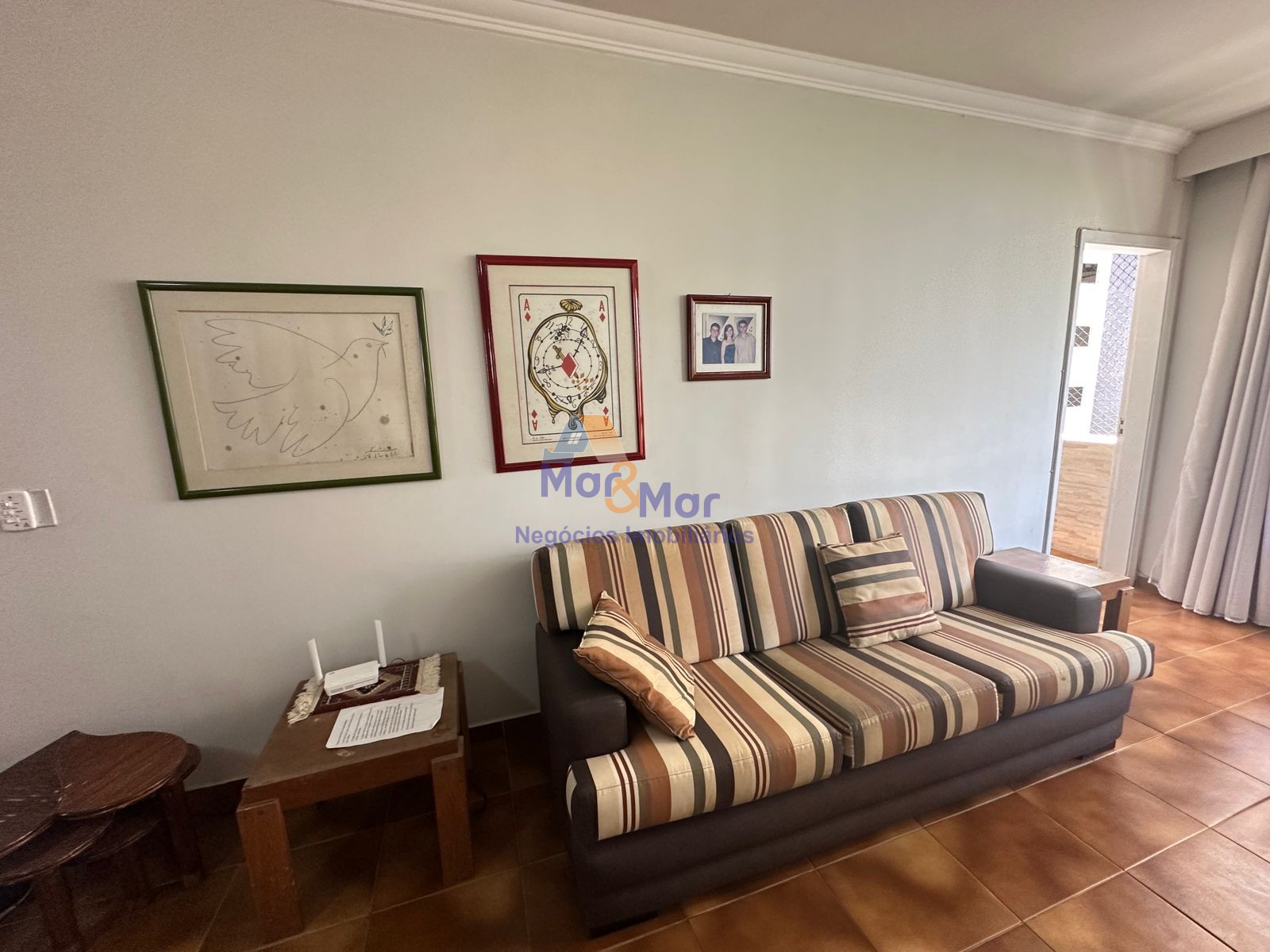 Apartamento na Praia das Pitangueiras, Guarujá - SP