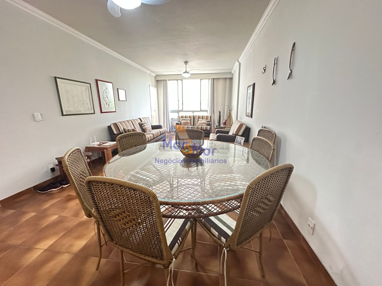 Apartamento na Praia das Pitangueiras, Guarujá - SP