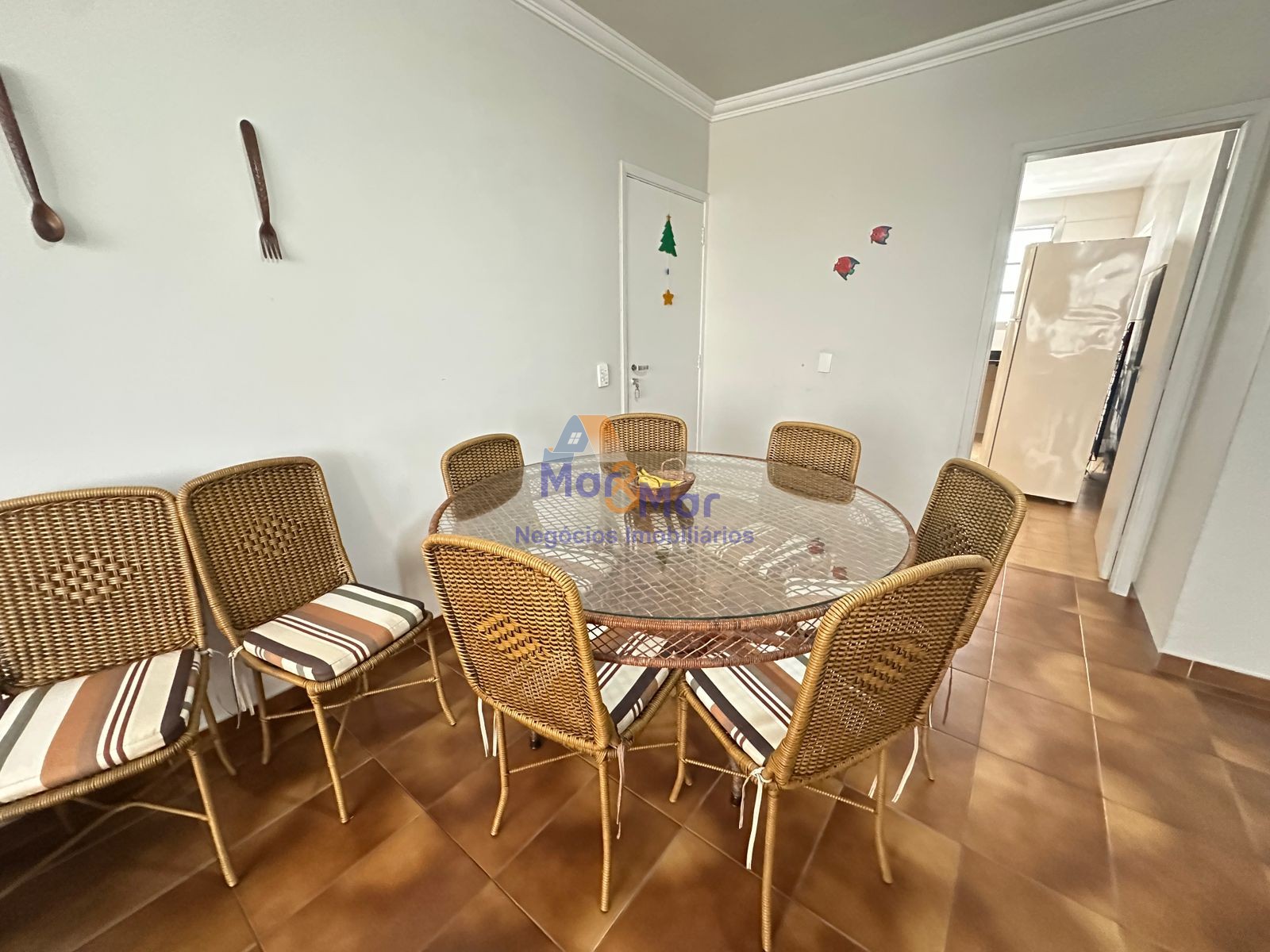Apartamento na Praia das Pitangueiras, Guarujá - SP