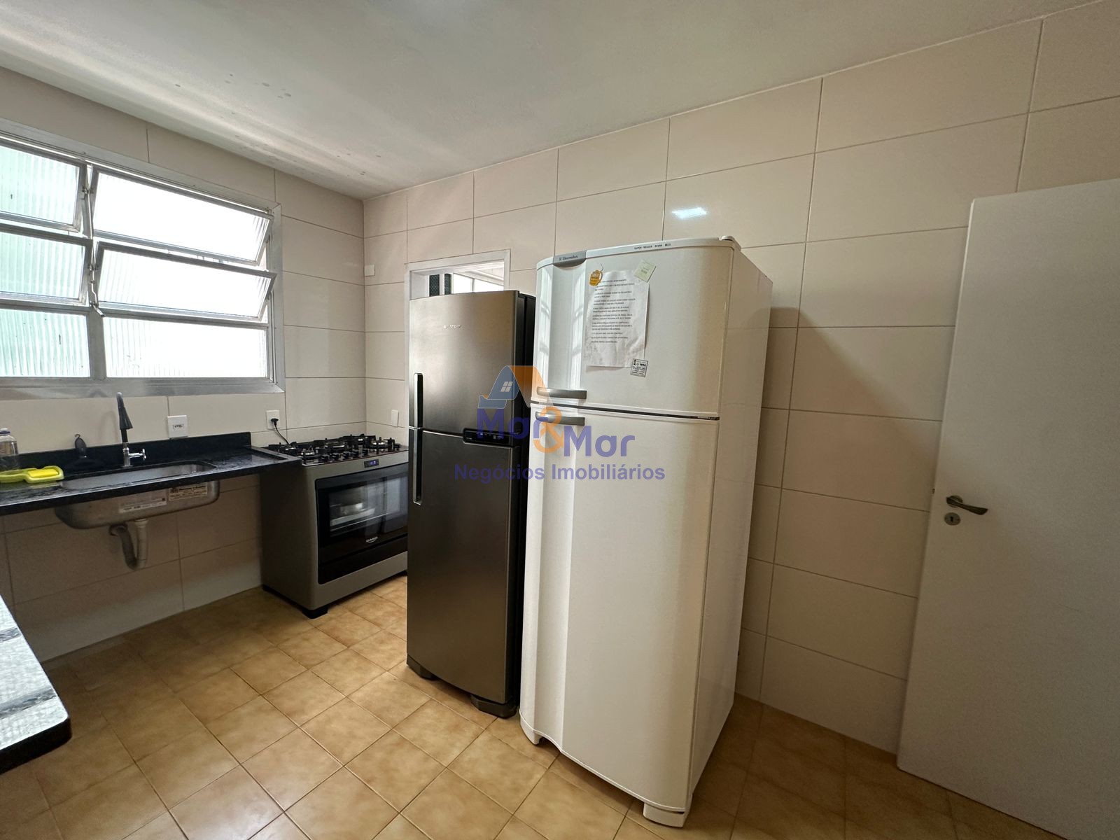 Apartamento na Praia das Pitangueiras, Guarujá - SP