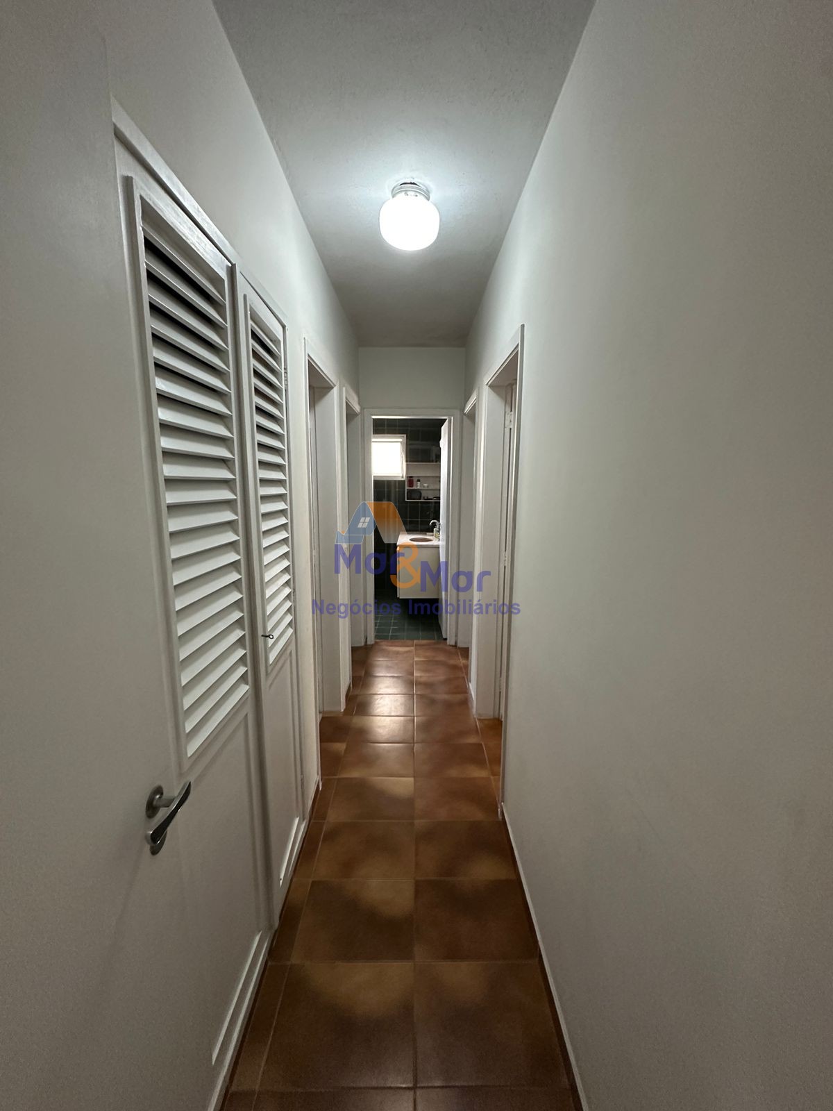 Apartamento na Praia das Pitangueiras, Guarujá - SP