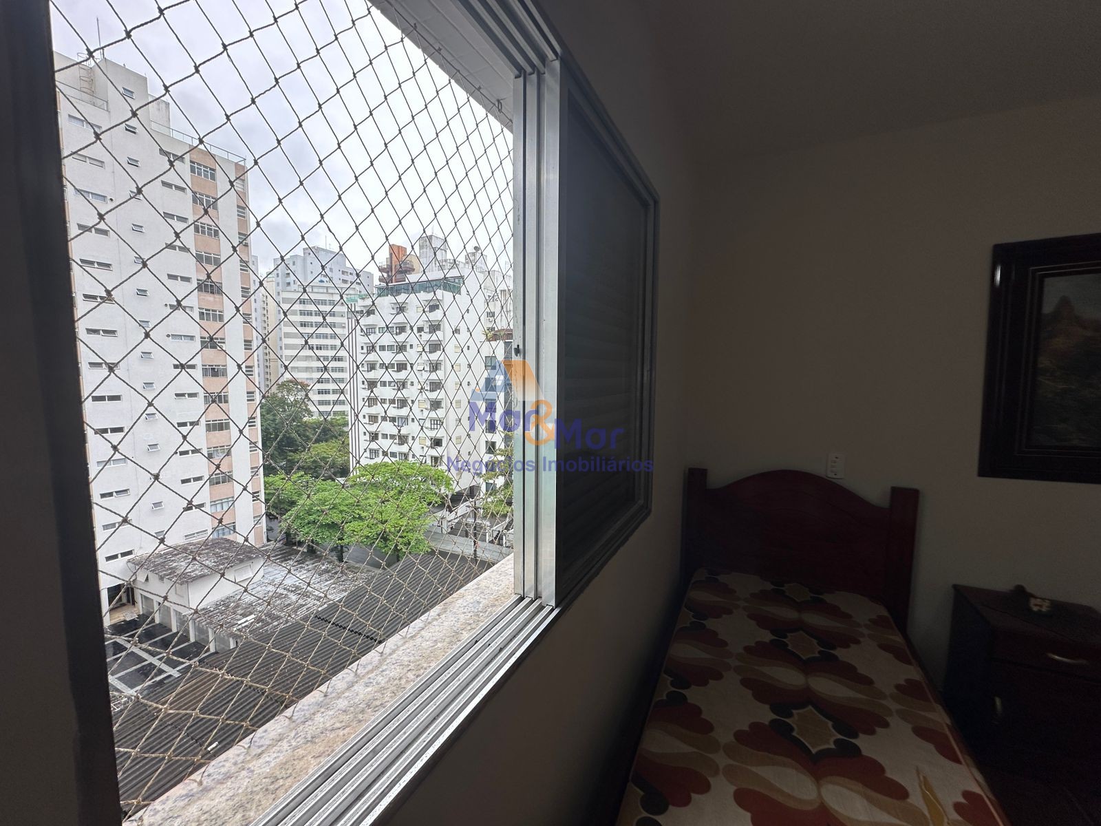 Apartamento na Praia das Pitangueiras, Guarujá - SP