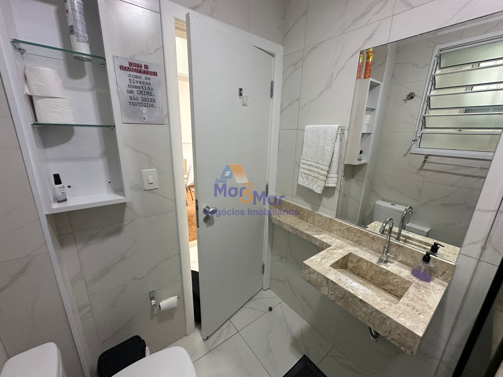 Apartamento na Praia das Pitangueiras, Guarujá - SP