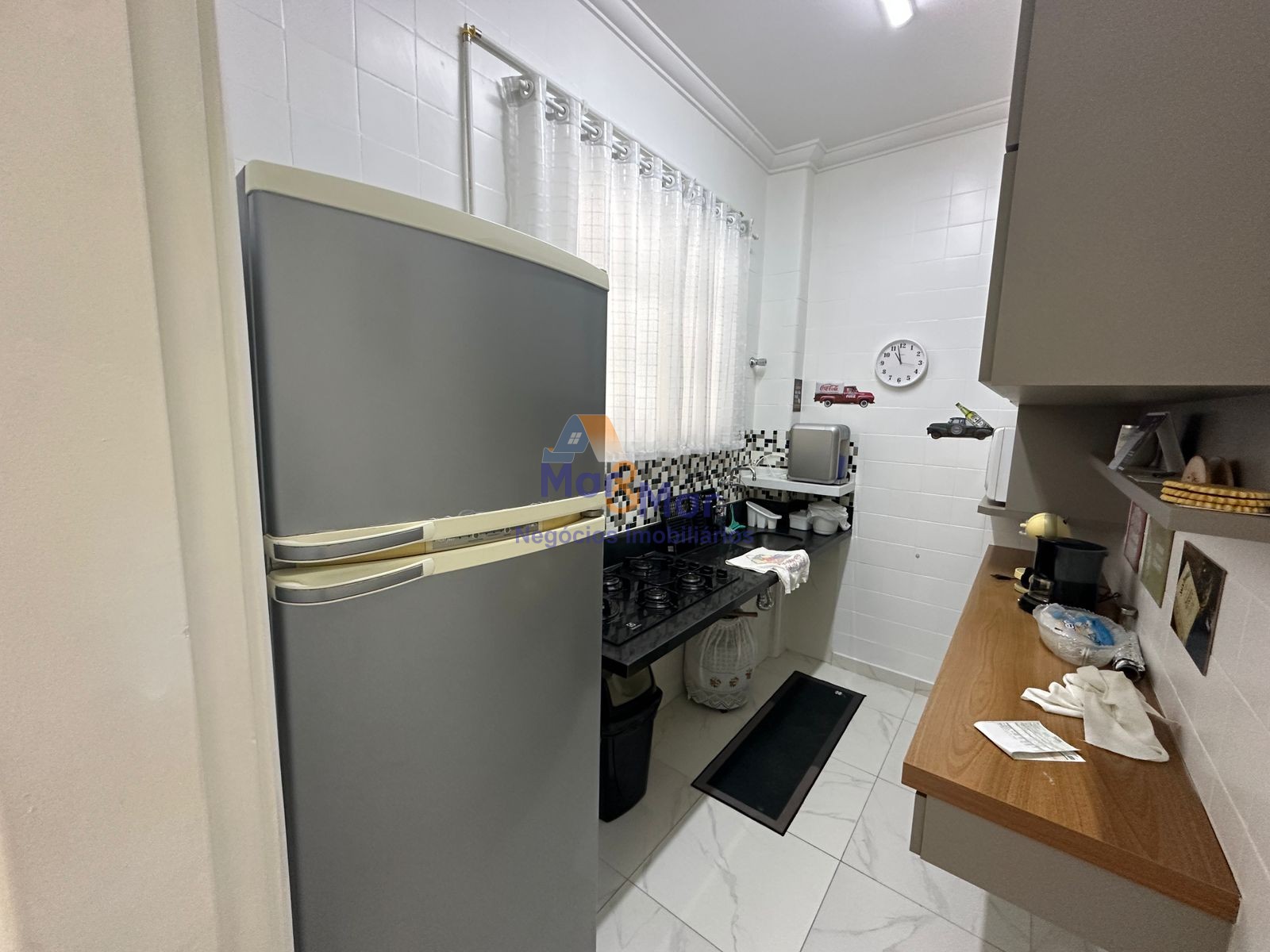 Apartamento na Praia das Pitangueiras, Guarujá - SP
