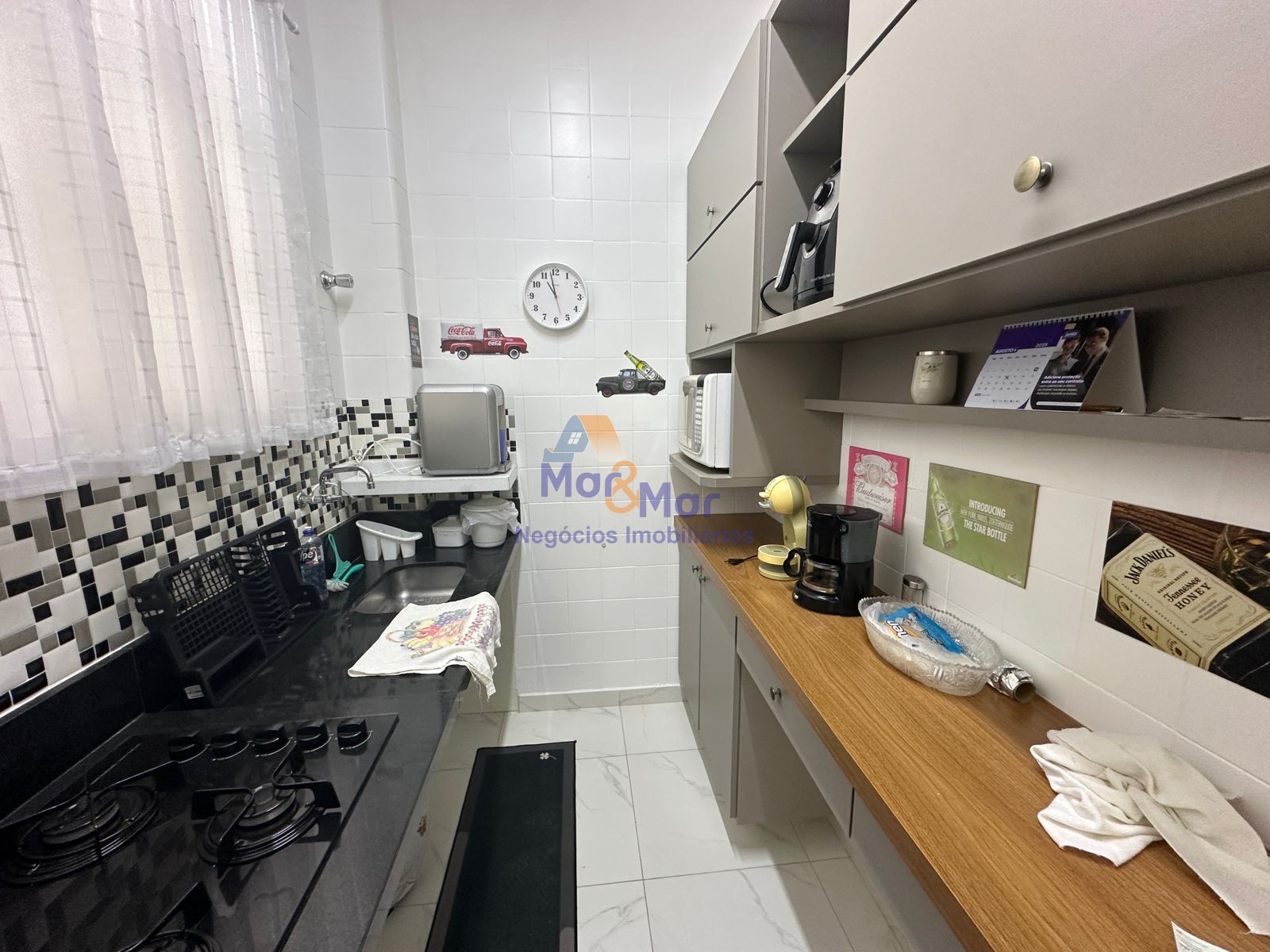 Apartamento na Praia das Pitangueiras, Guarujá - SP