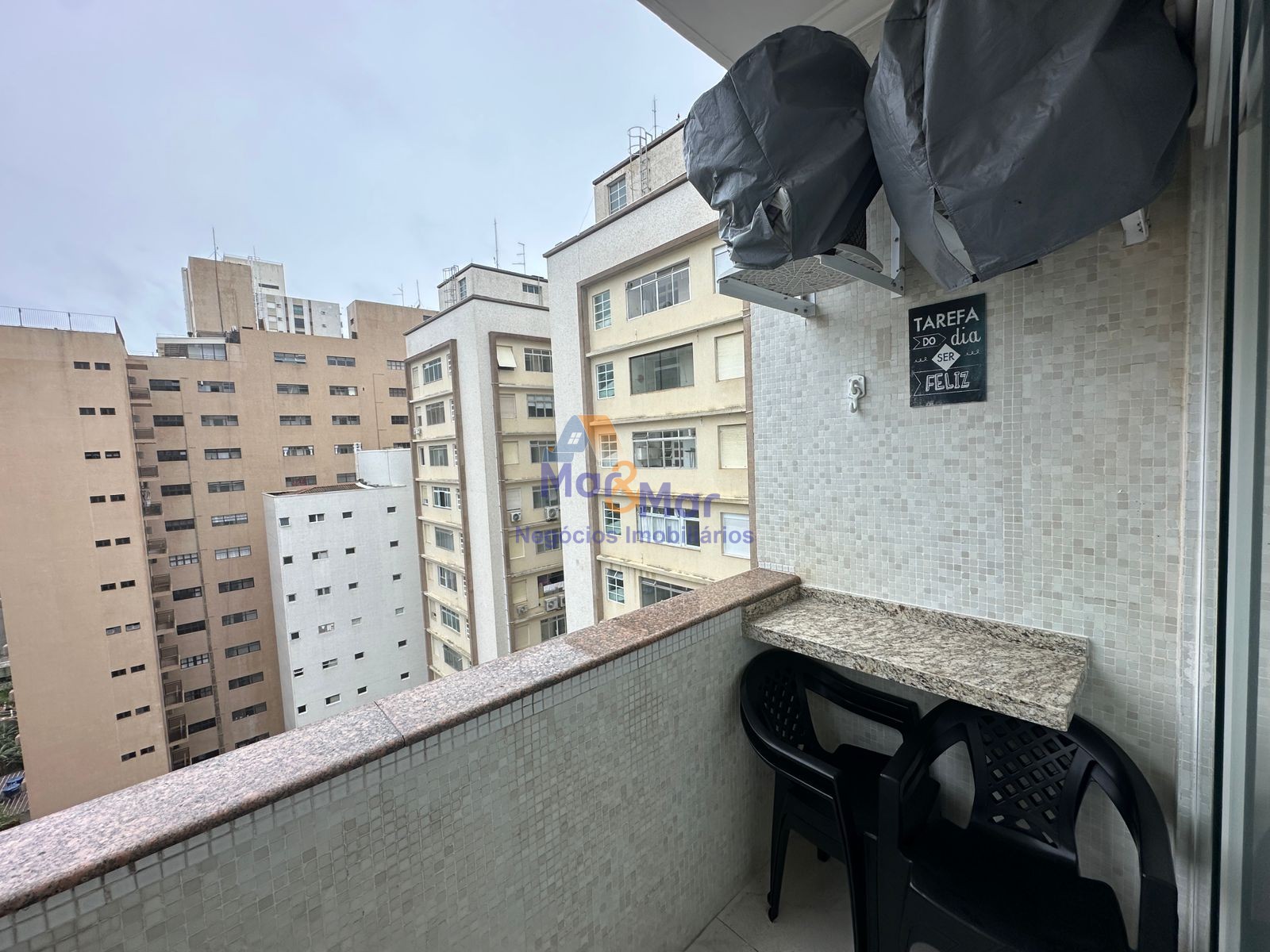 Apartamento na Praia das Pitangueiras, Guarujá - SP
