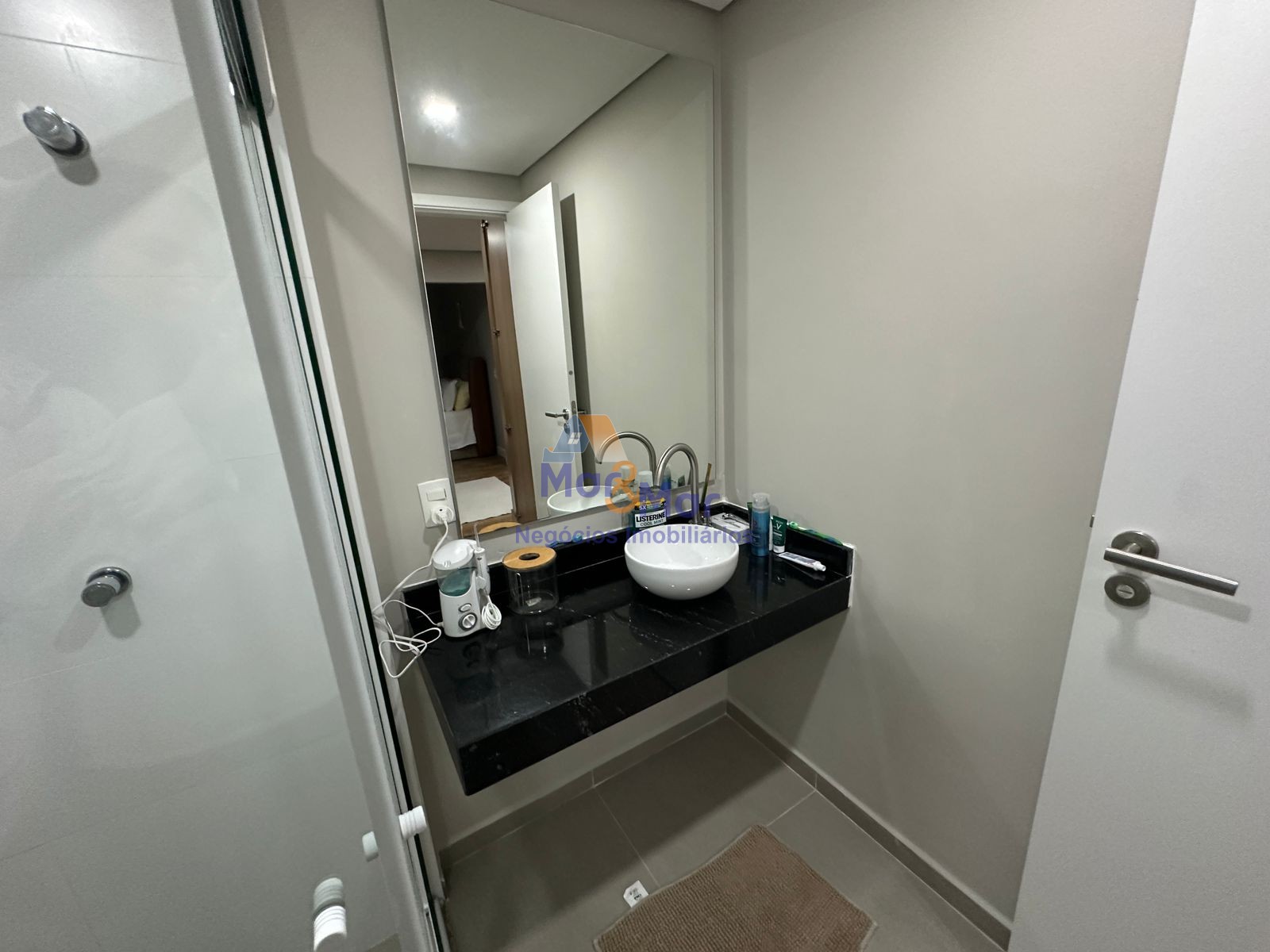 Apartamento na Praia das Pitangueiras, Guarujá - SP