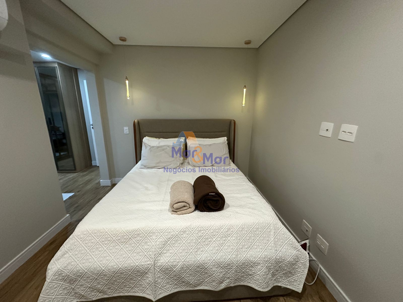 Apartamento na Praia das Pitangueiras, Guarujá - SP