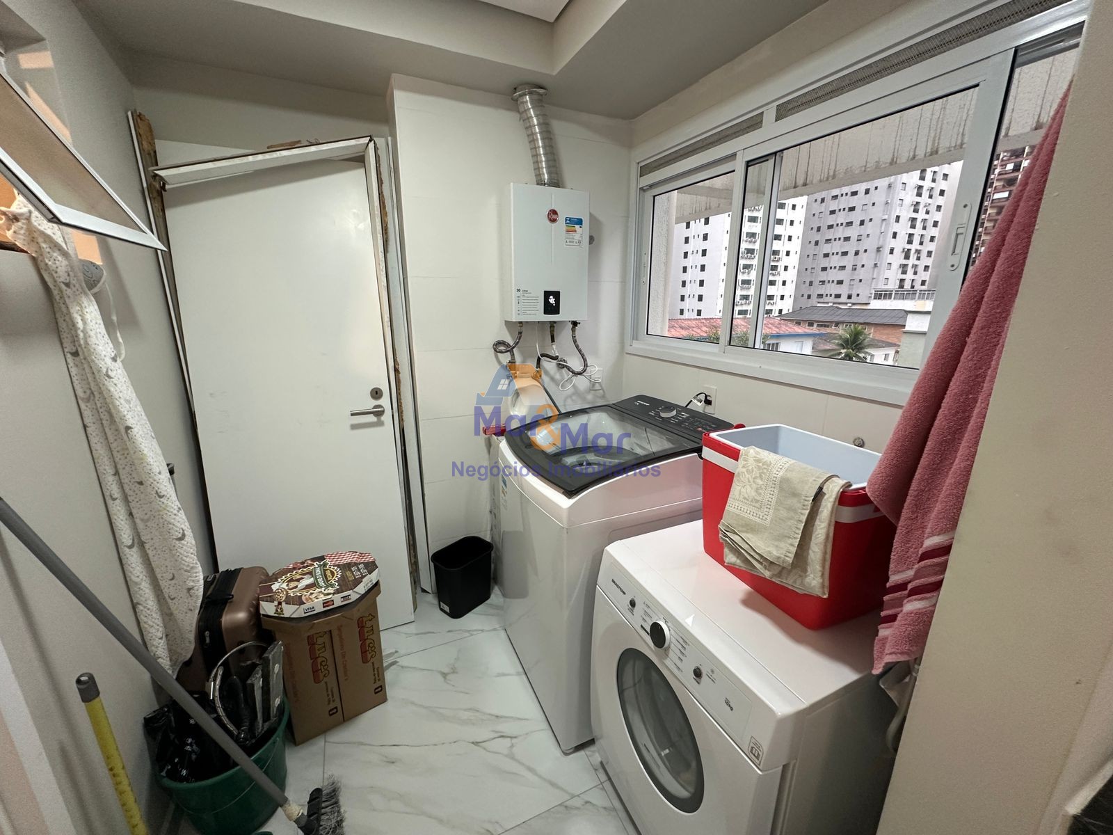 Apartamento na Praia das Pitangueiras, Guarujá - SP