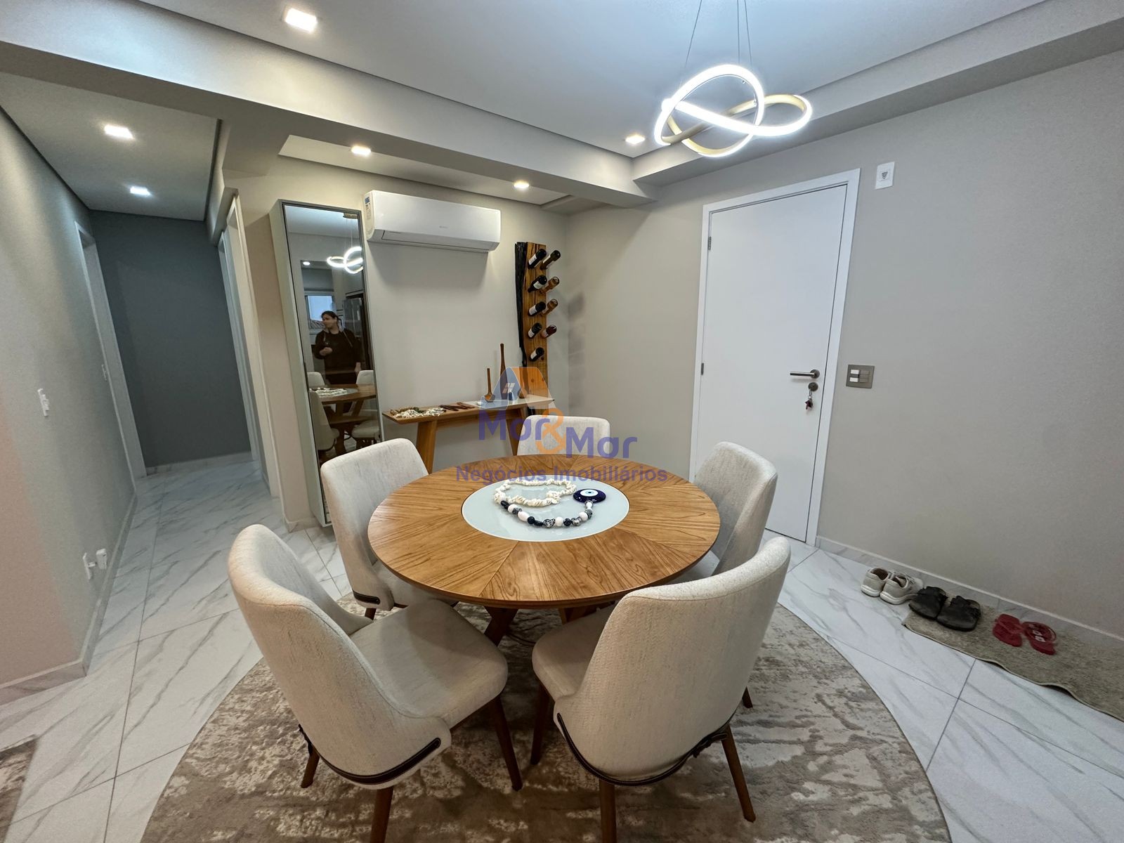 Apartamento na Praia das Pitangueiras, Guarujá - SP