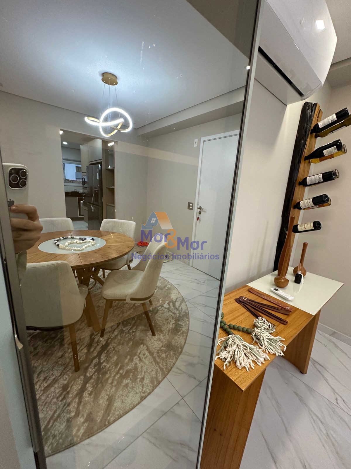 Apartamento na Praia das Pitangueiras, Guarujá - SP