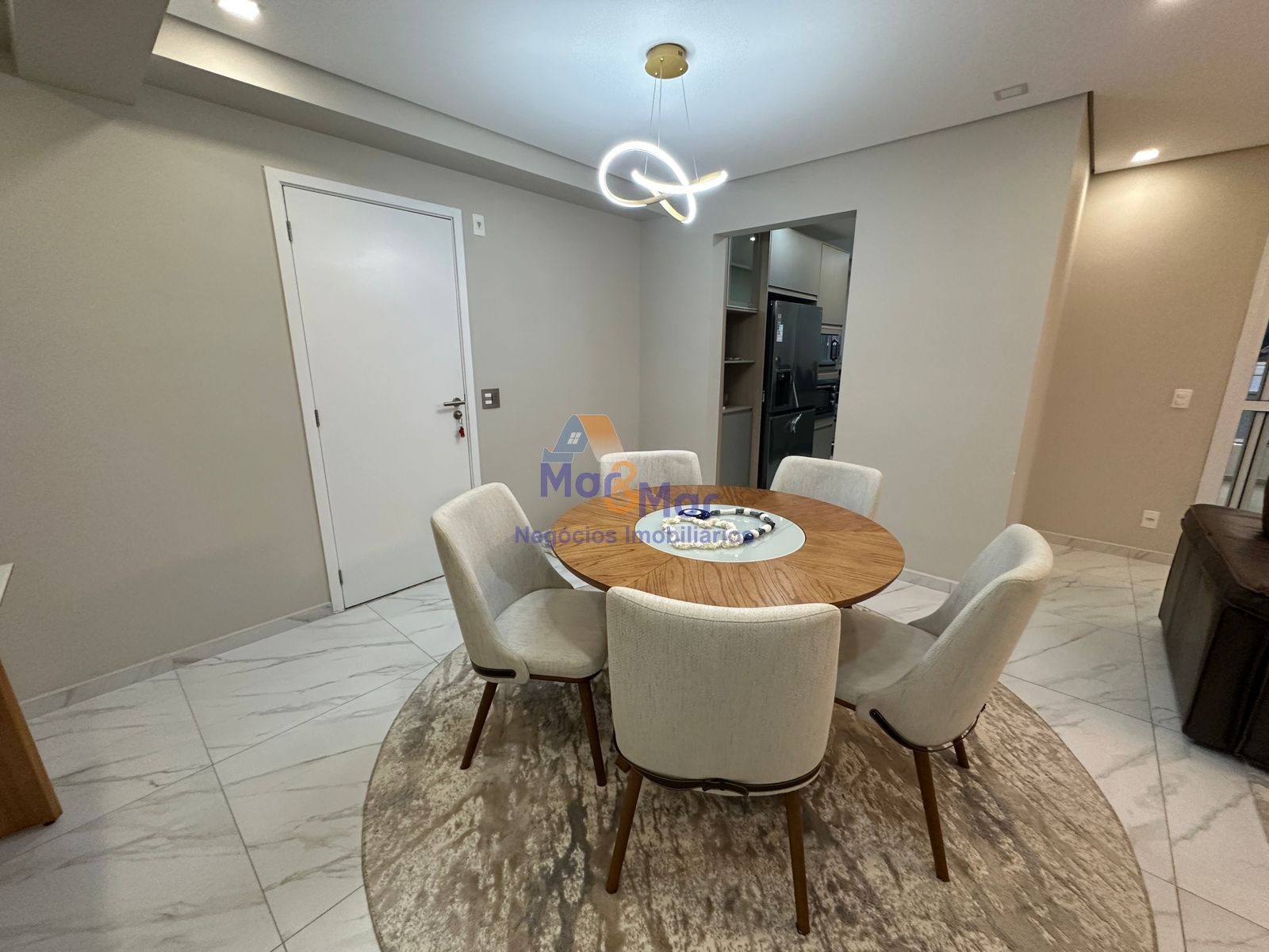 Apartamento na Praia das Pitangueiras, Guarujá - SP