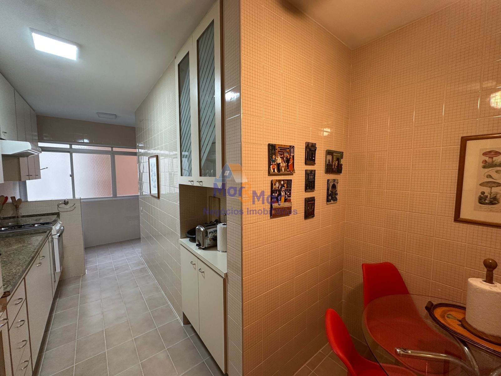 Apartamento na Praia das Pitangueiras, Guarujá - SP