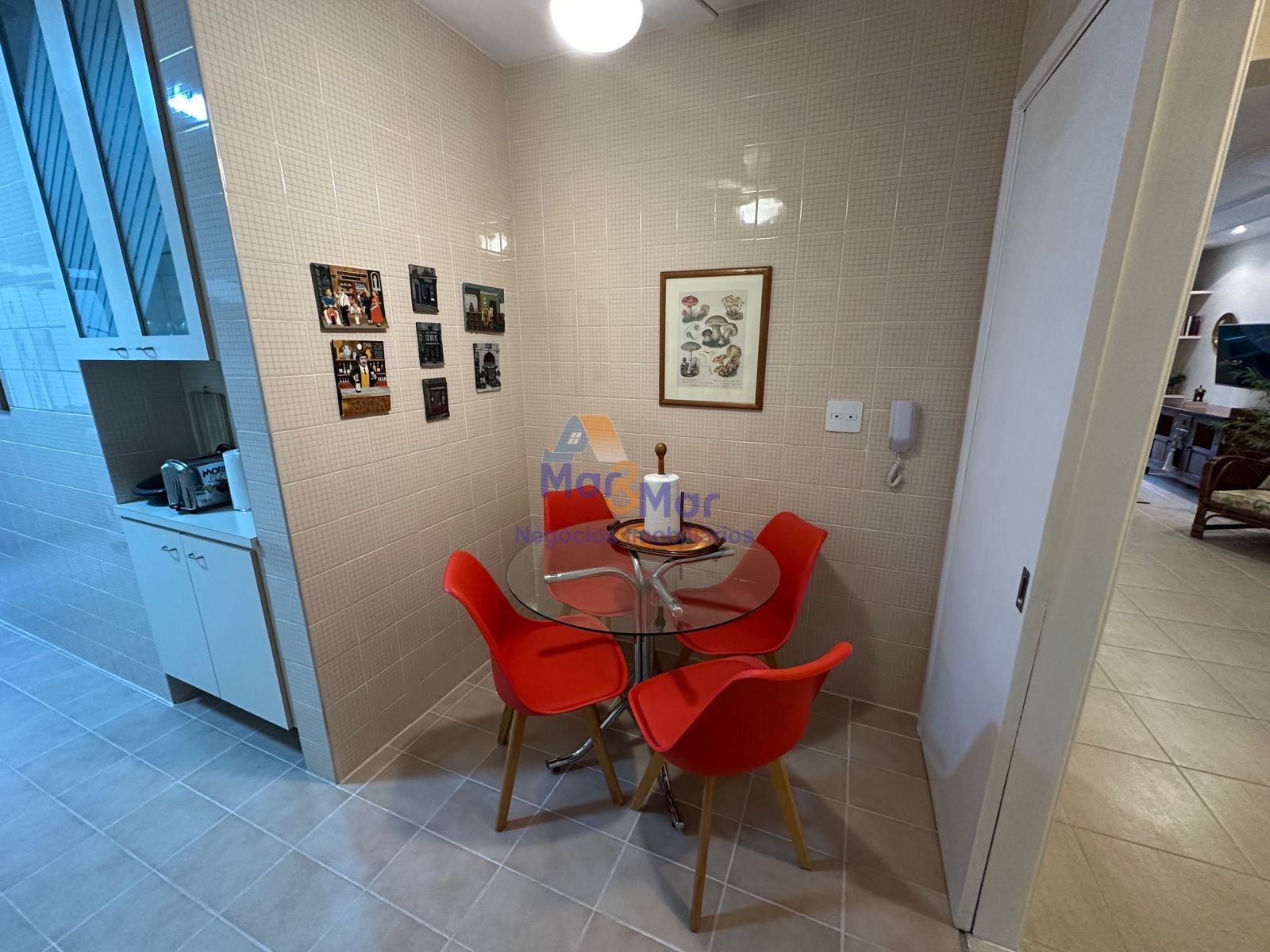 Apartamento na Praia das Pitangueiras, Guarujá - SP