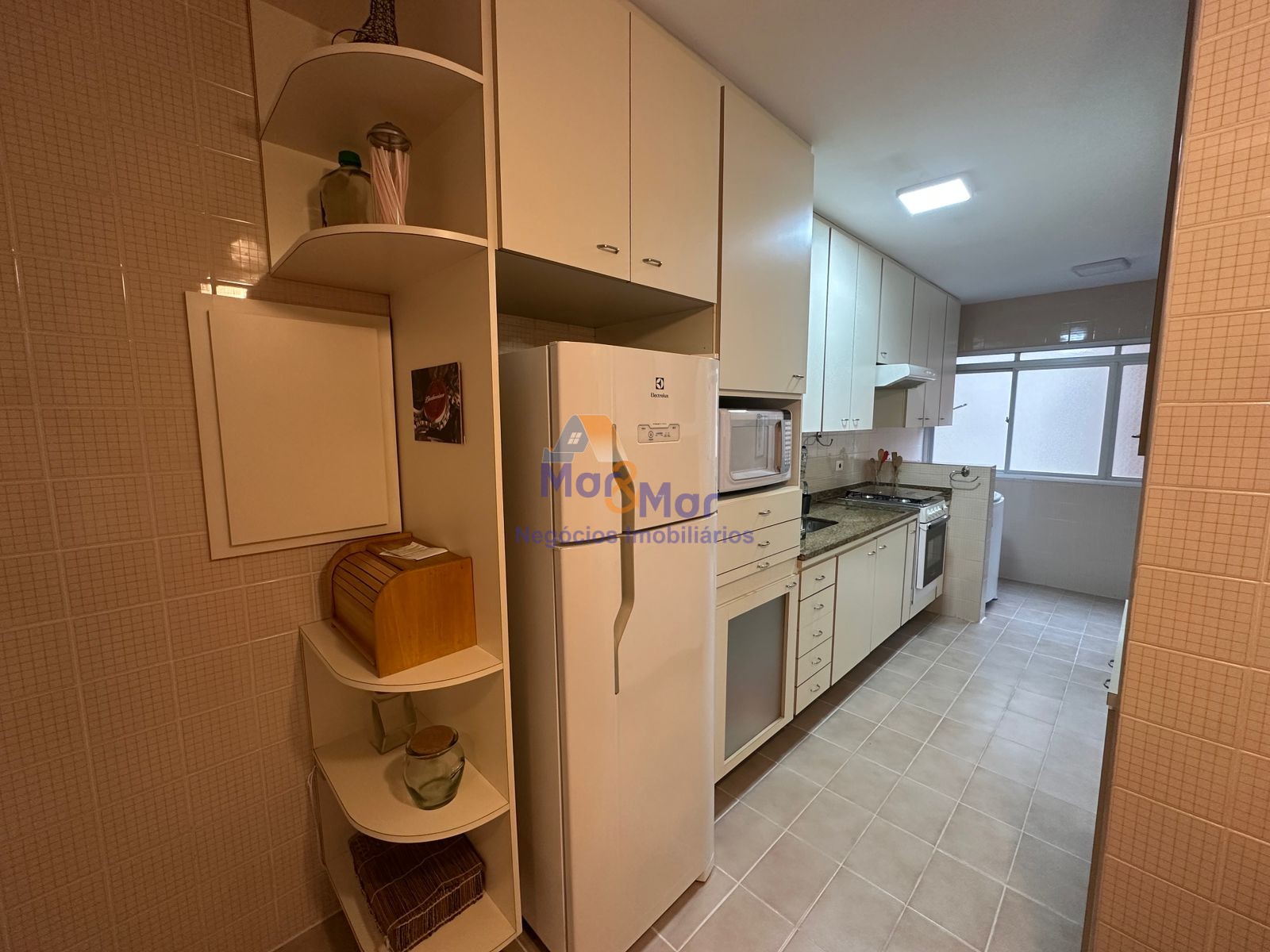 Apartamento na Praia das Pitangueiras, Guarujá - SP