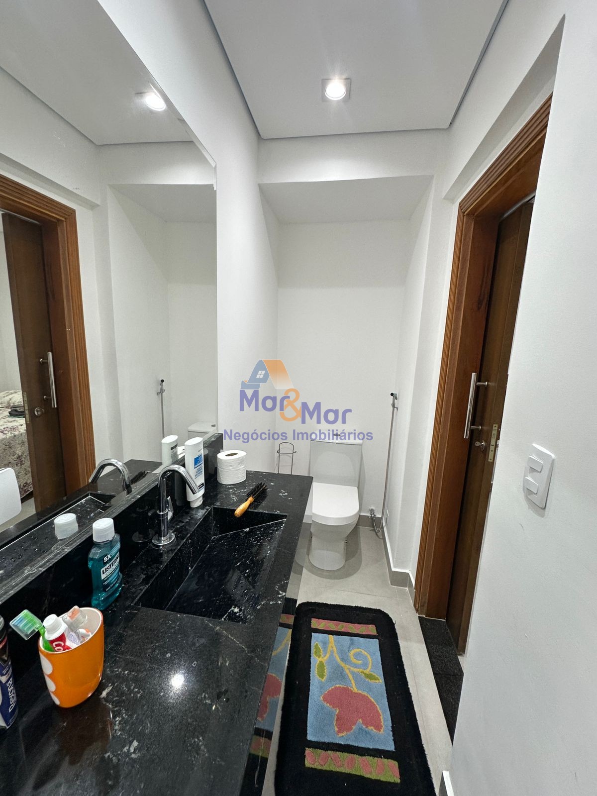 Apartamento na Praia das Pitangueiras, Guarujá - SP