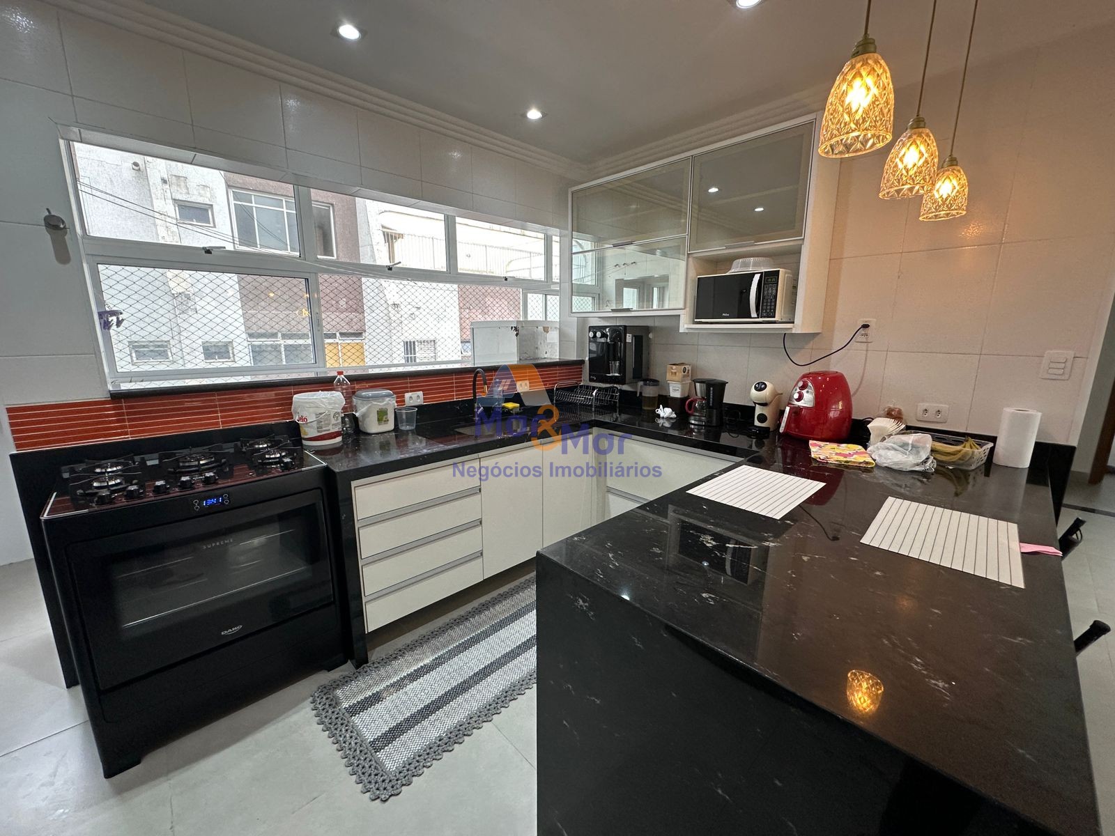 Apartamento na Praia das Pitangueiras, Guarujá - SP