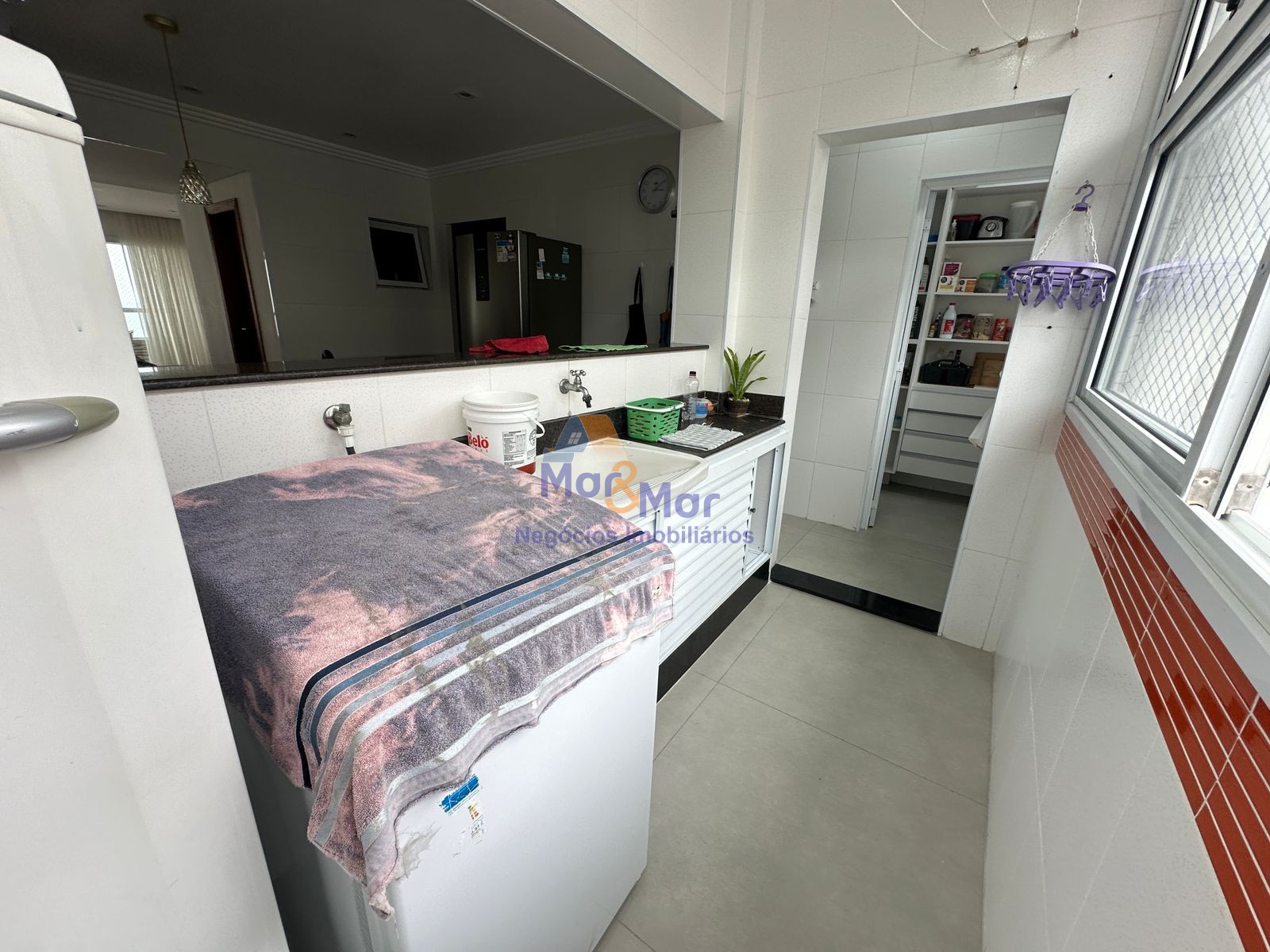 Apartamento na Praia das Pitangueiras, Guarujá - SP