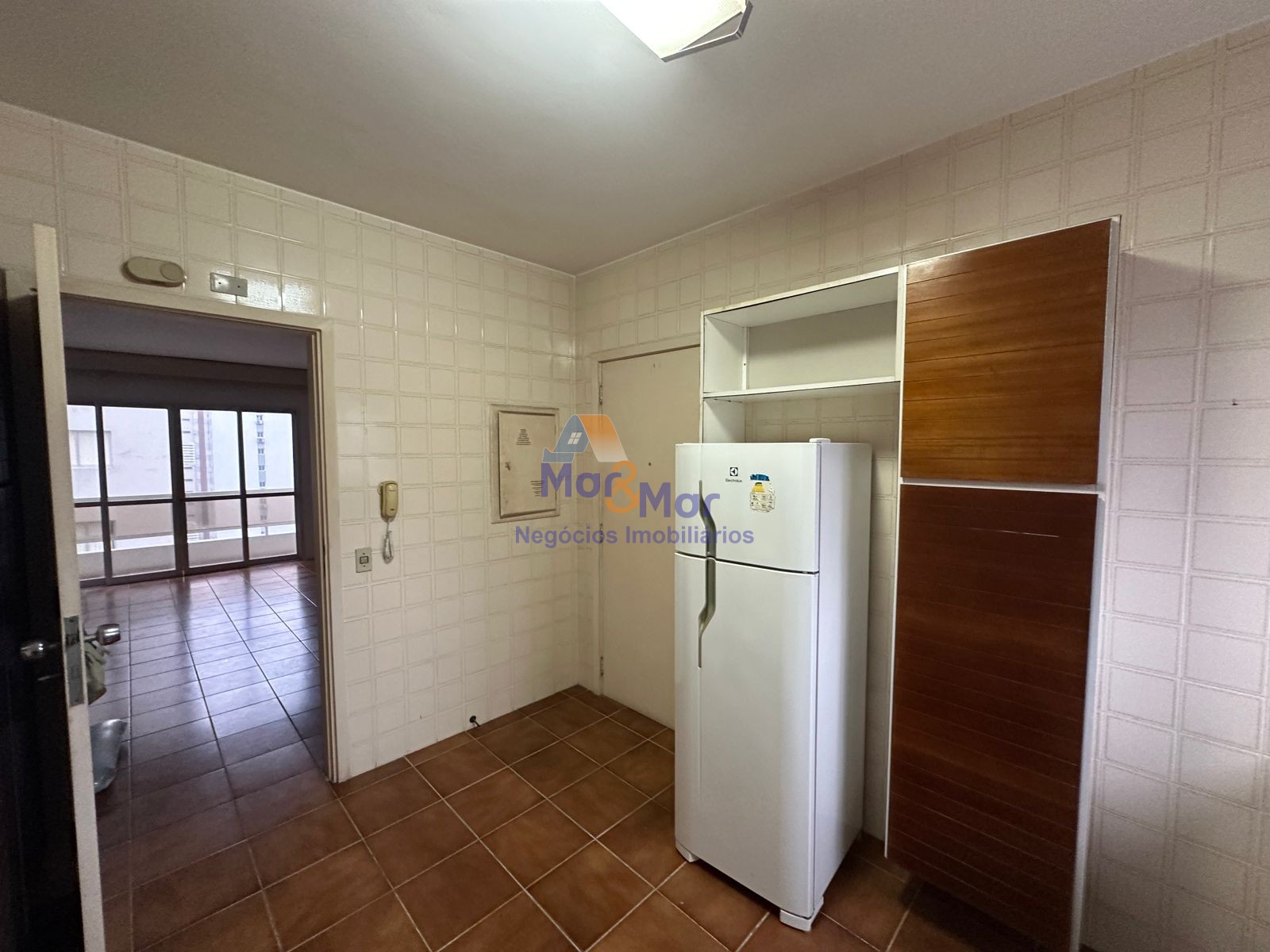 Apartamento na Praia das Pitangueiras, Guarujá - SP