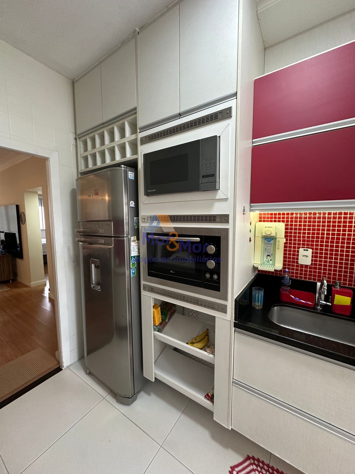 Apartamento na Praia das Pitangueiras, Guarujá - SP