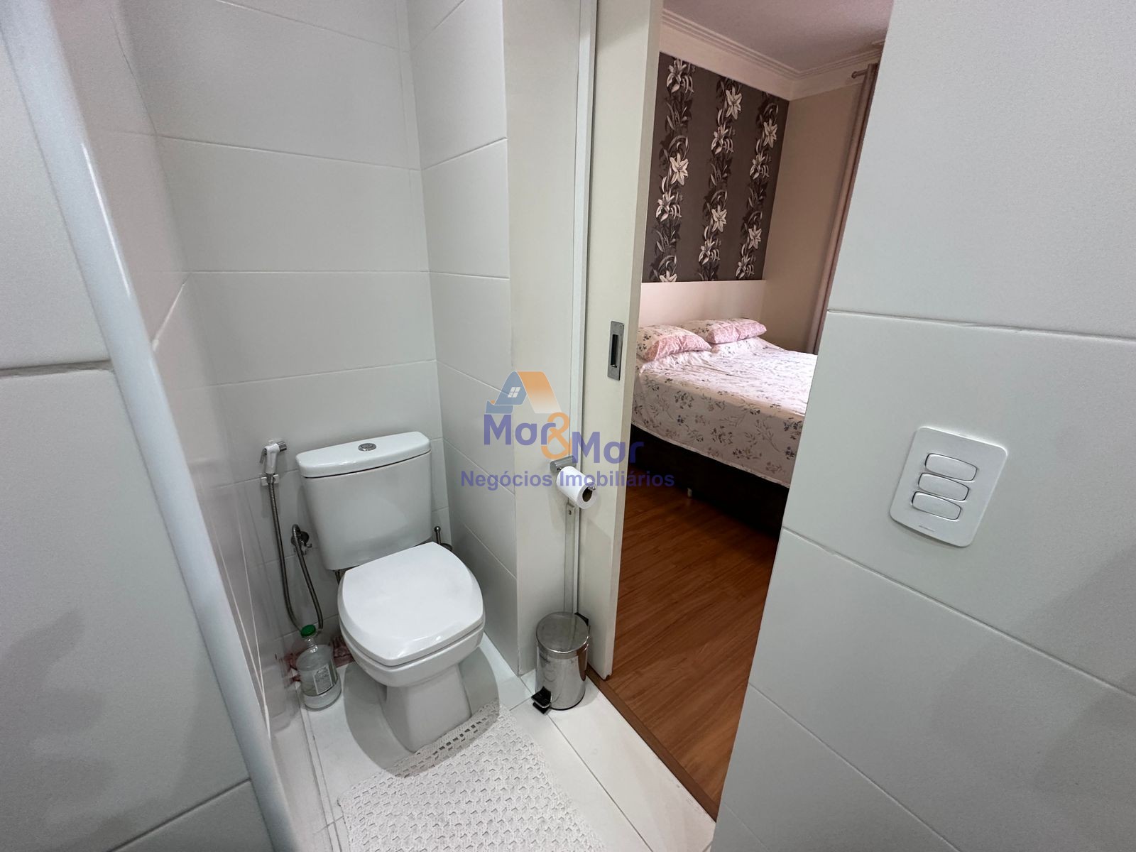 Apartamento na Praia das Pitangueiras, Guarujá - SP