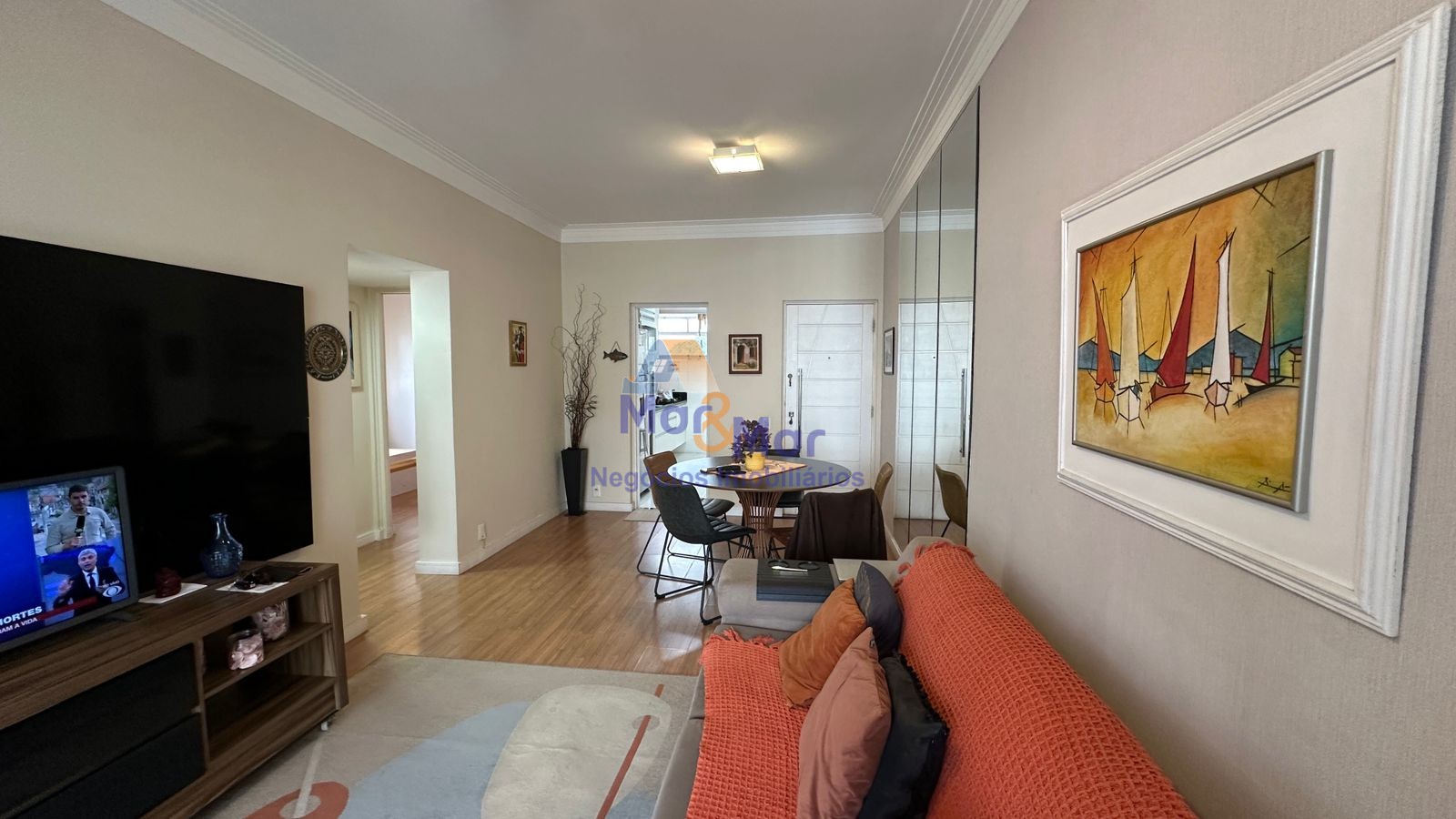 Apartamento na Praia das Pitangueiras, Guarujá - SP