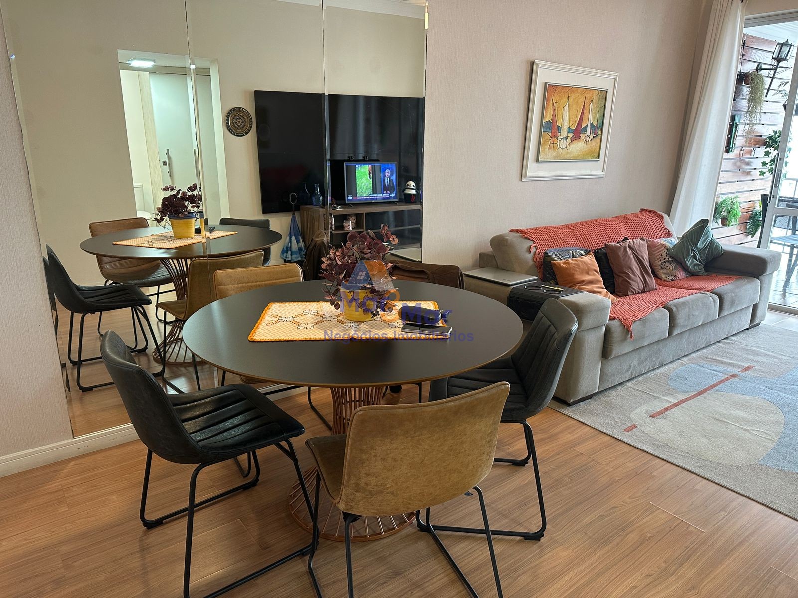 Apartamento na Praia das Pitangueiras, Guarujá - SP