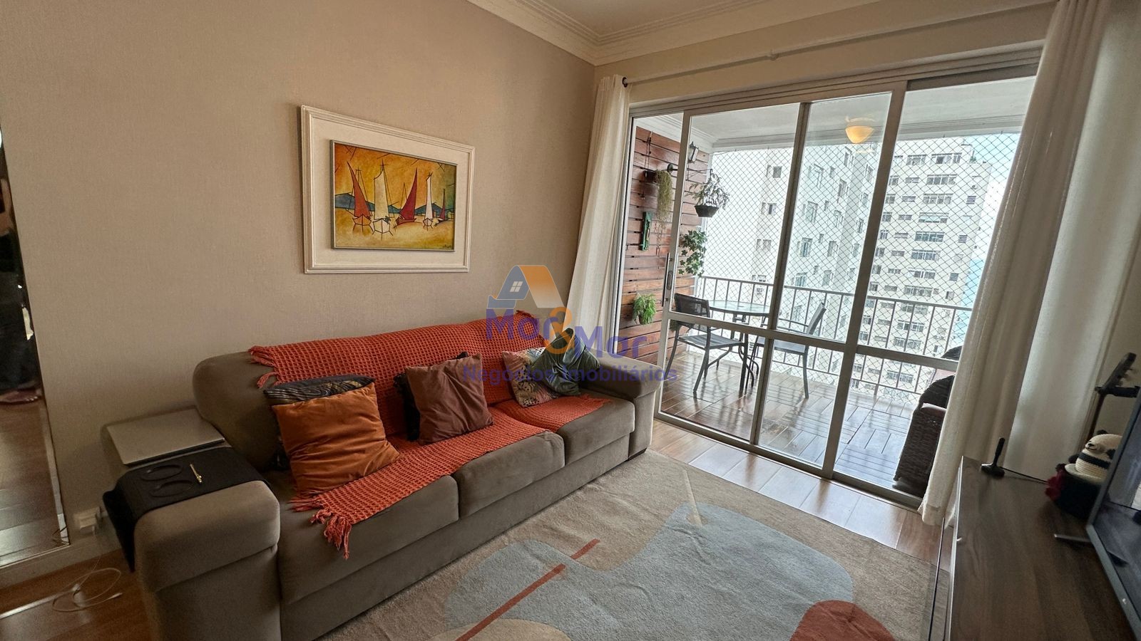 Apartamento na Praia das Pitangueiras, Guarujá - SP
