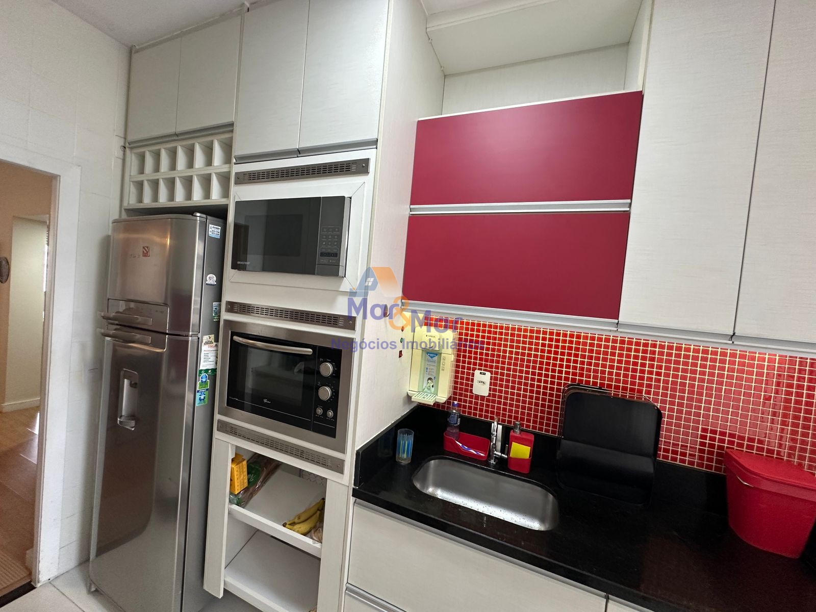 Apartamento na Praia das Pitangueiras, Guarujá - SP