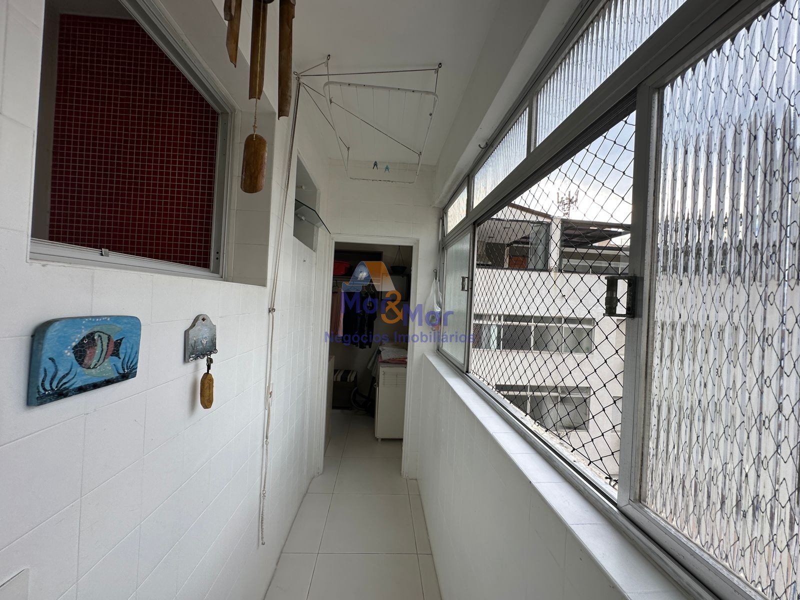 Apartamento na Praia das Pitangueiras, Guarujá - SP