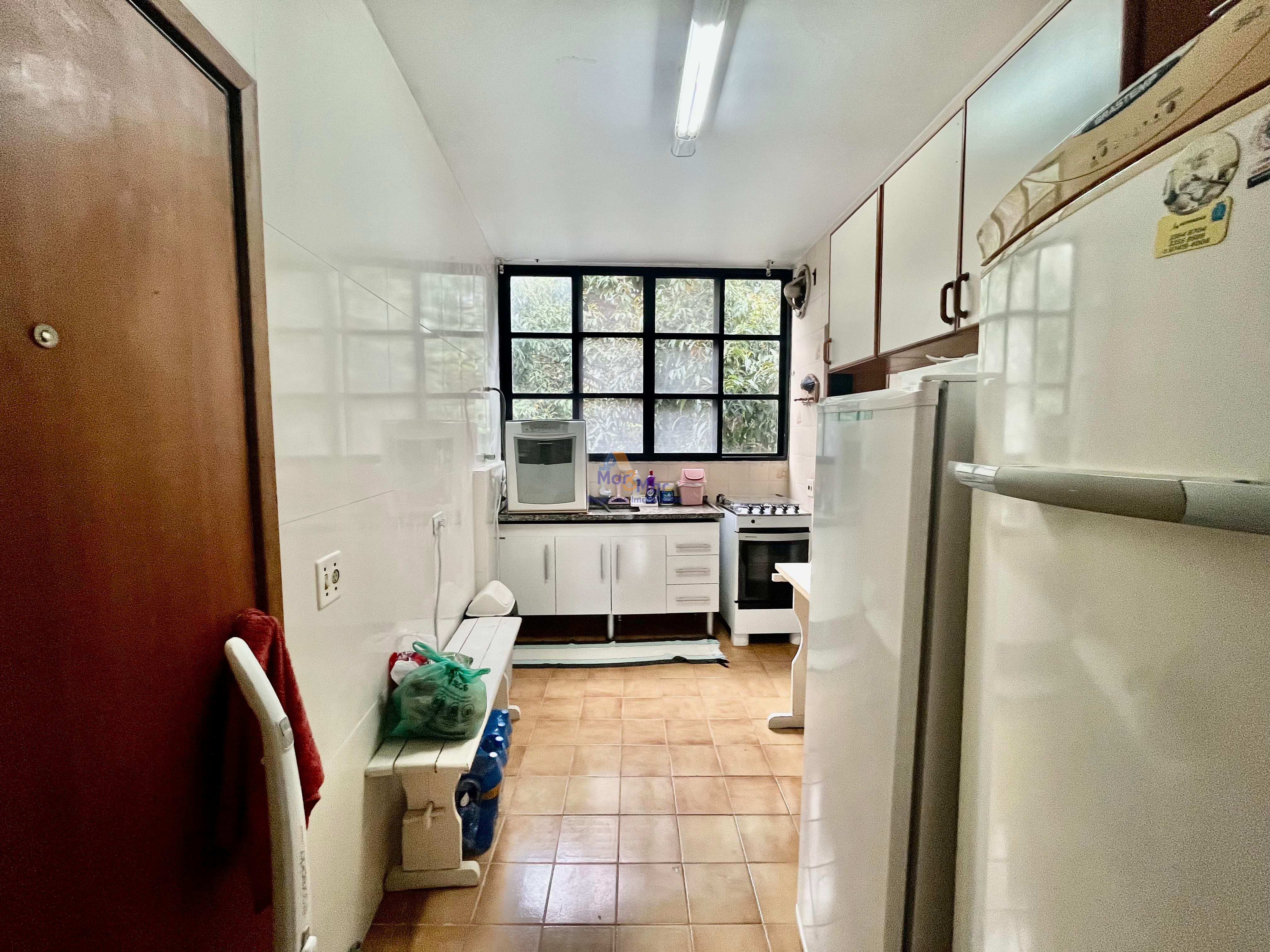 Apartamento na Praia da Enseada, Guarujá - SP