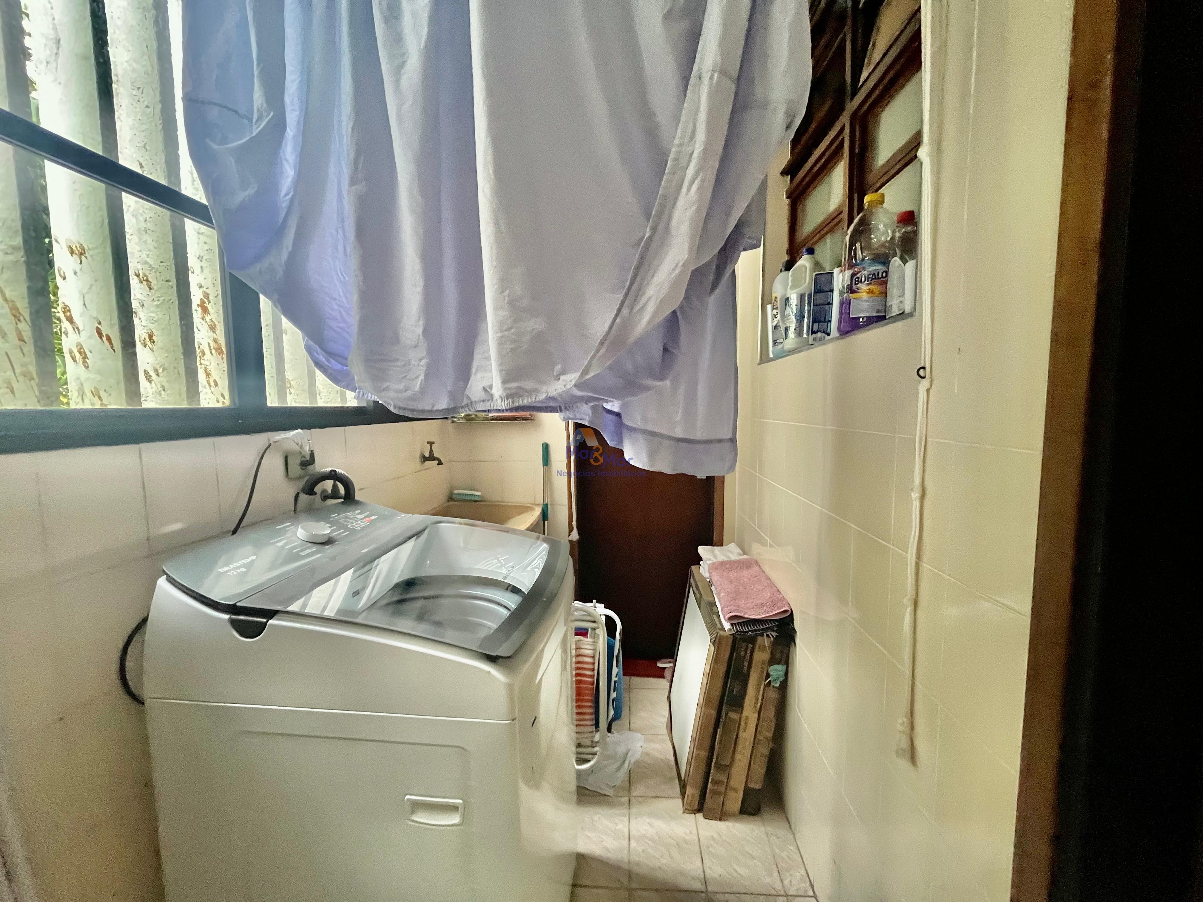 Apartamento na Praia da Enseada, Guarujá - SP