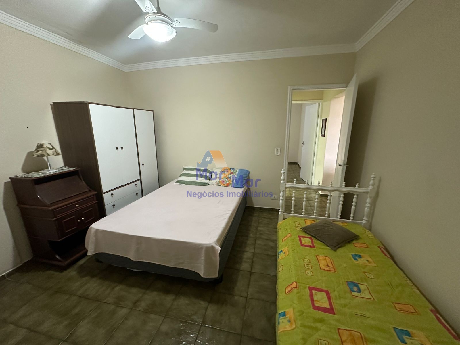 Apartamento na Praia das Pitangueiras, Guarujá - SP