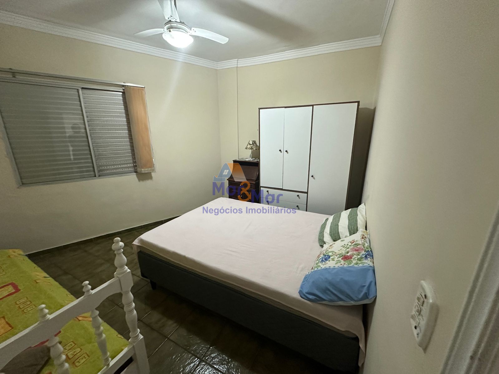 Apartamento na Praia das Pitangueiras, Guarujá - SP