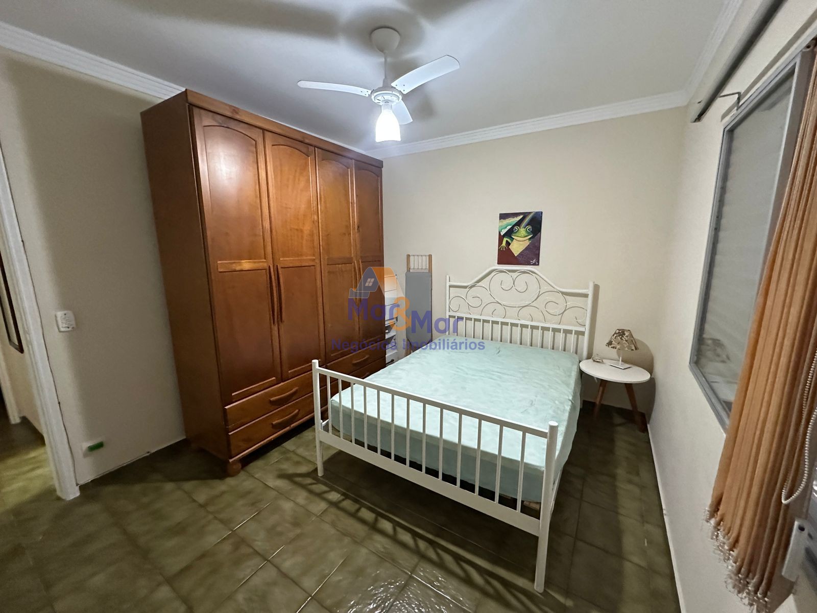 Apartamento na Praia das Pitangueiras, Guarujá - SP