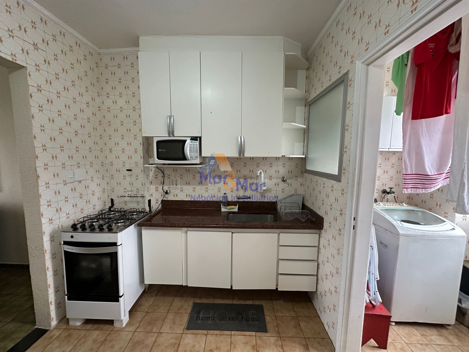 Apartamento na Praia das Pitangueiras, Guarujá - SP