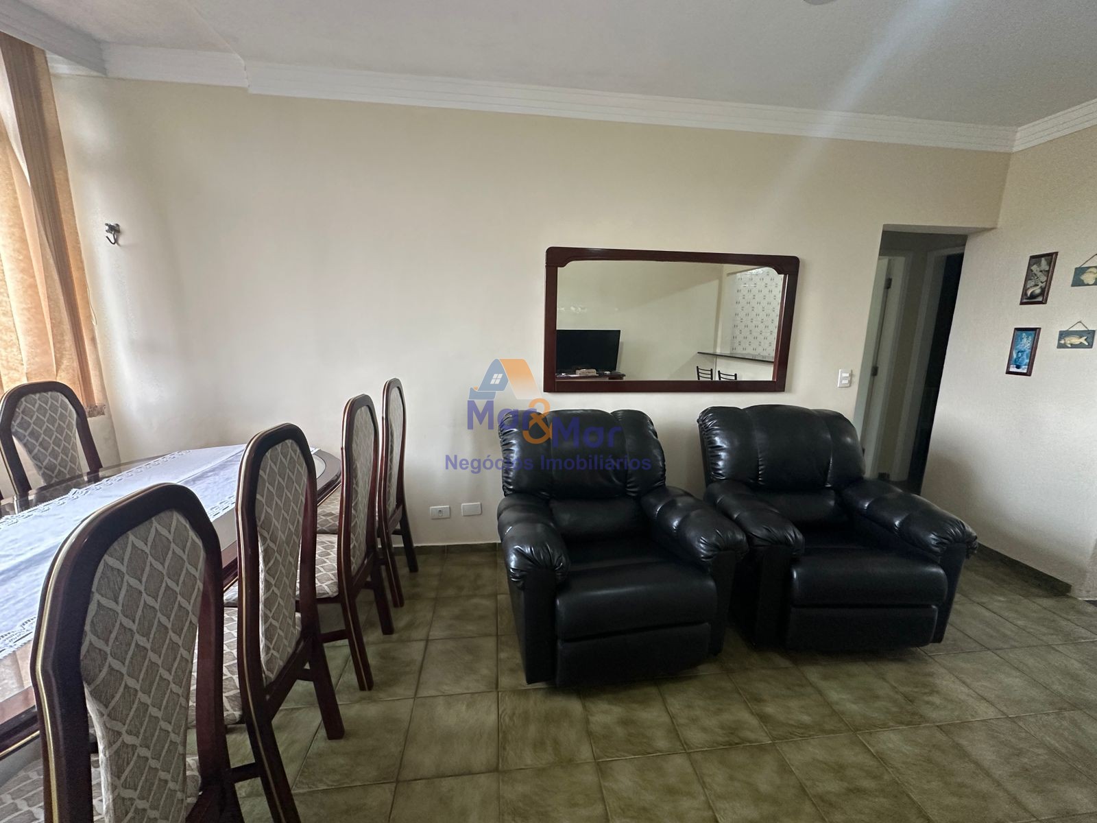 Apartamento na Praia das Pitangueiras, Guarujá - SP