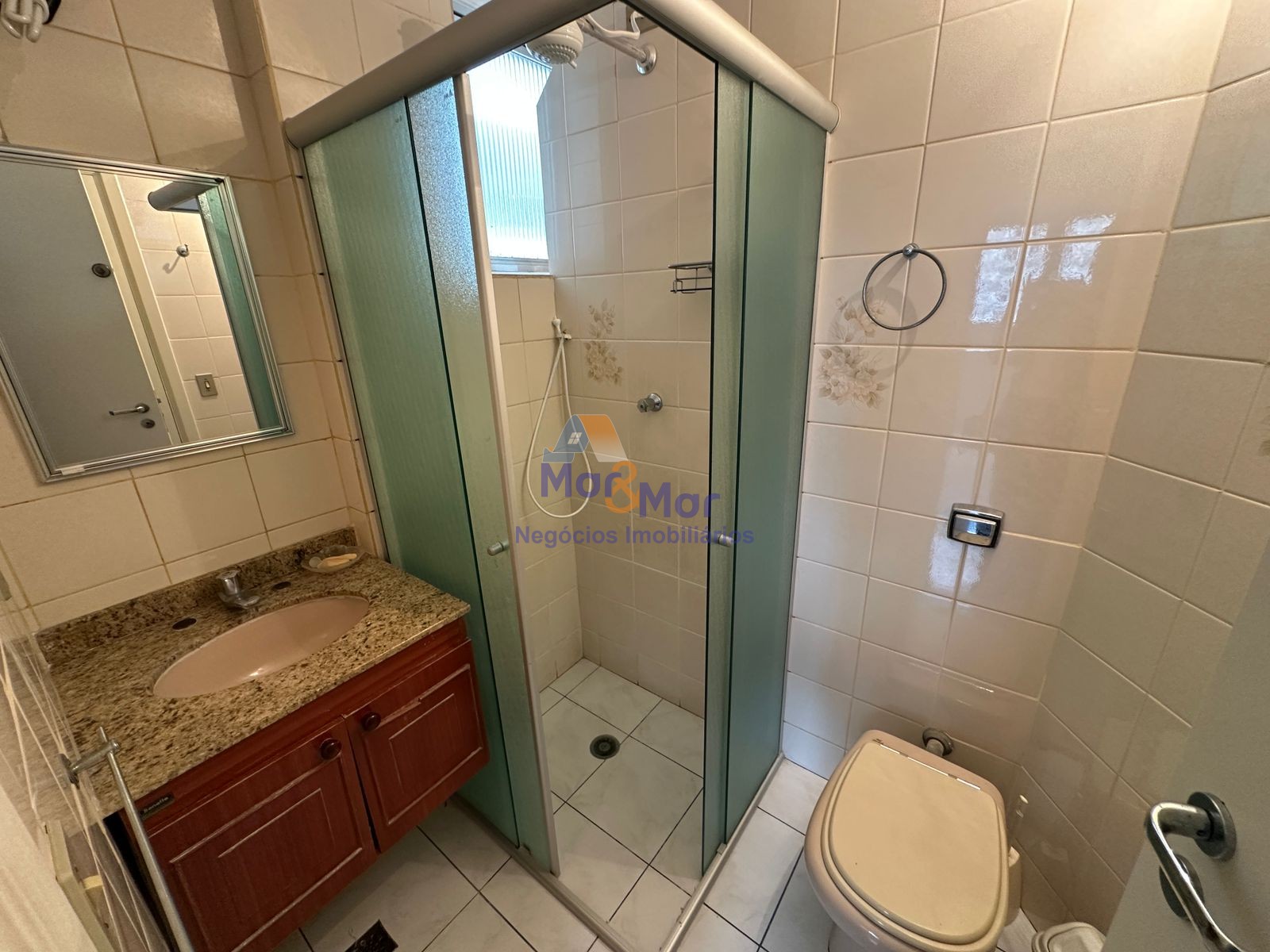 Apartamento na Praia das Pitangueiras, Guarujá - SP