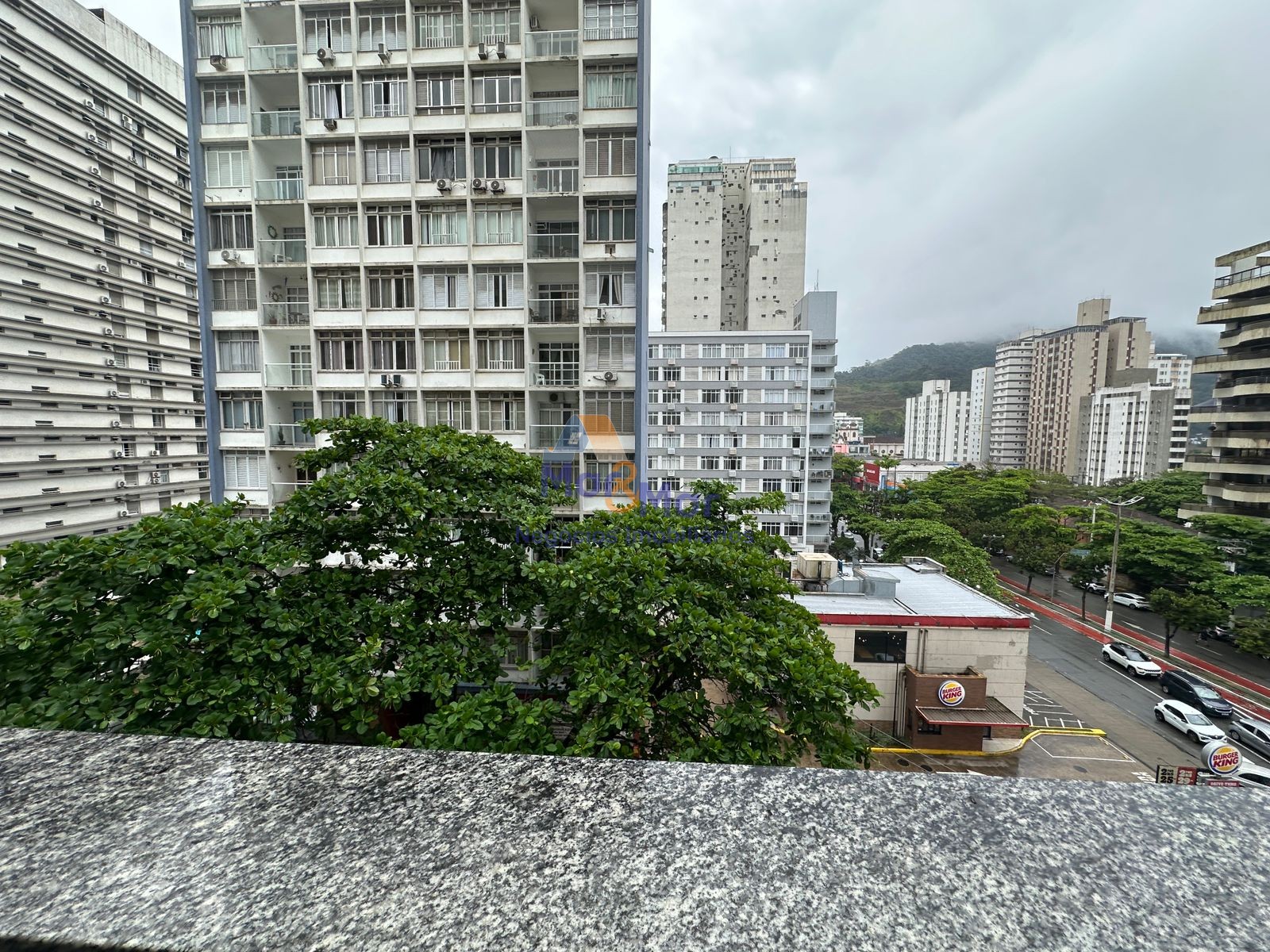 Apartamento na Praia das Pitangueiras, Guarujá - SP