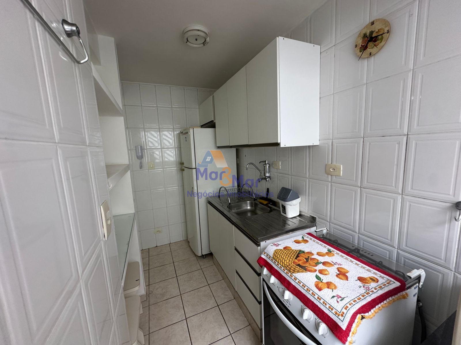 Apartamento na Praia das Pitangueiras, Guarujá - SP
