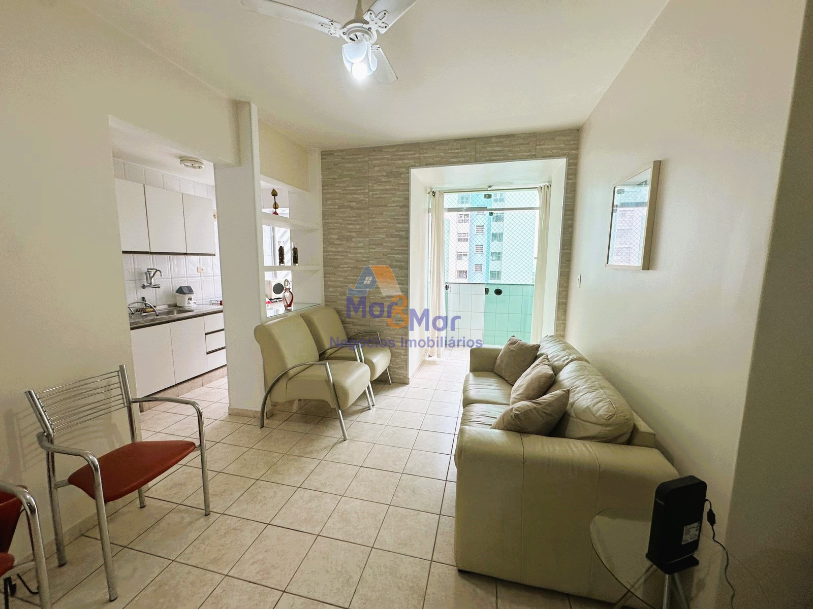 Apartamento na Praia das Pitangueiras, Guarujá - SP