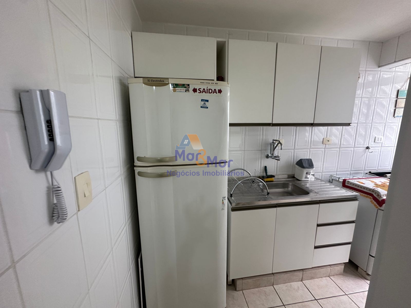 Apartamento na Praia das Pitangueiras, Guarujá - SP