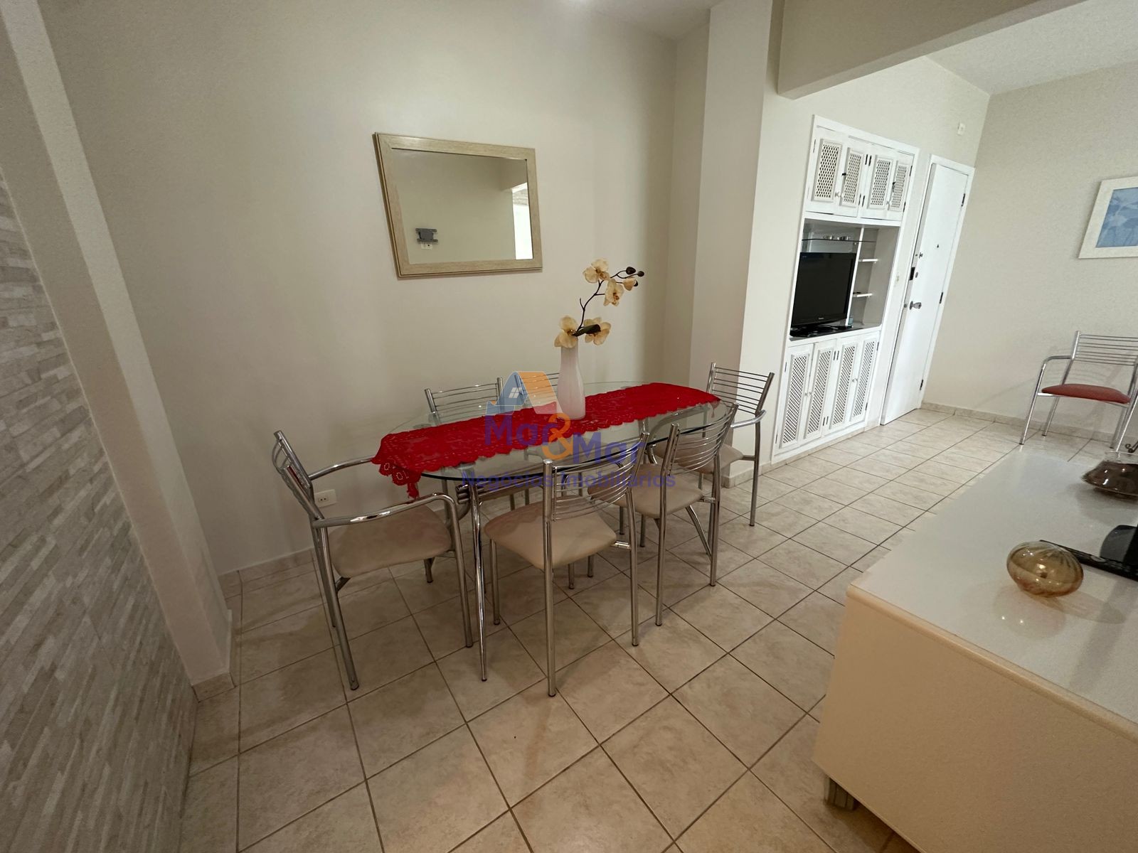 Apartamento na Praia das Pitangueiras, Guarujá - SP