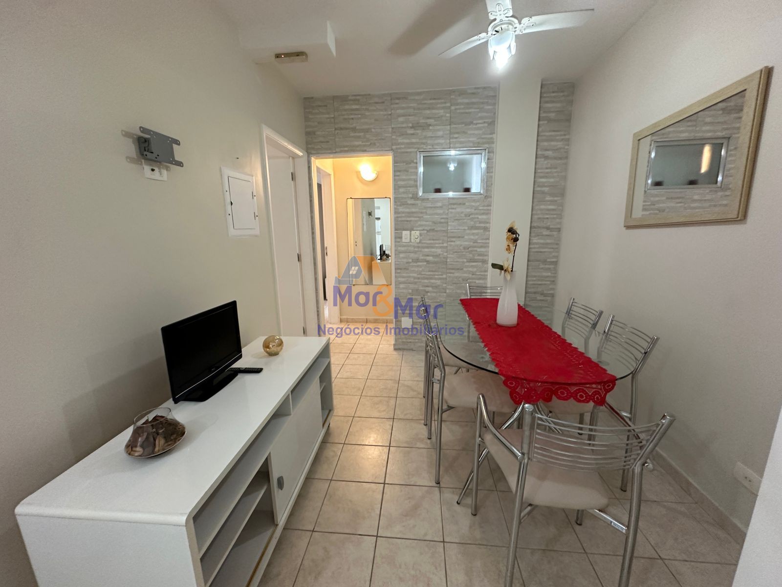 Apartamento na Praia das Pitangueiras, Guarujá - SP